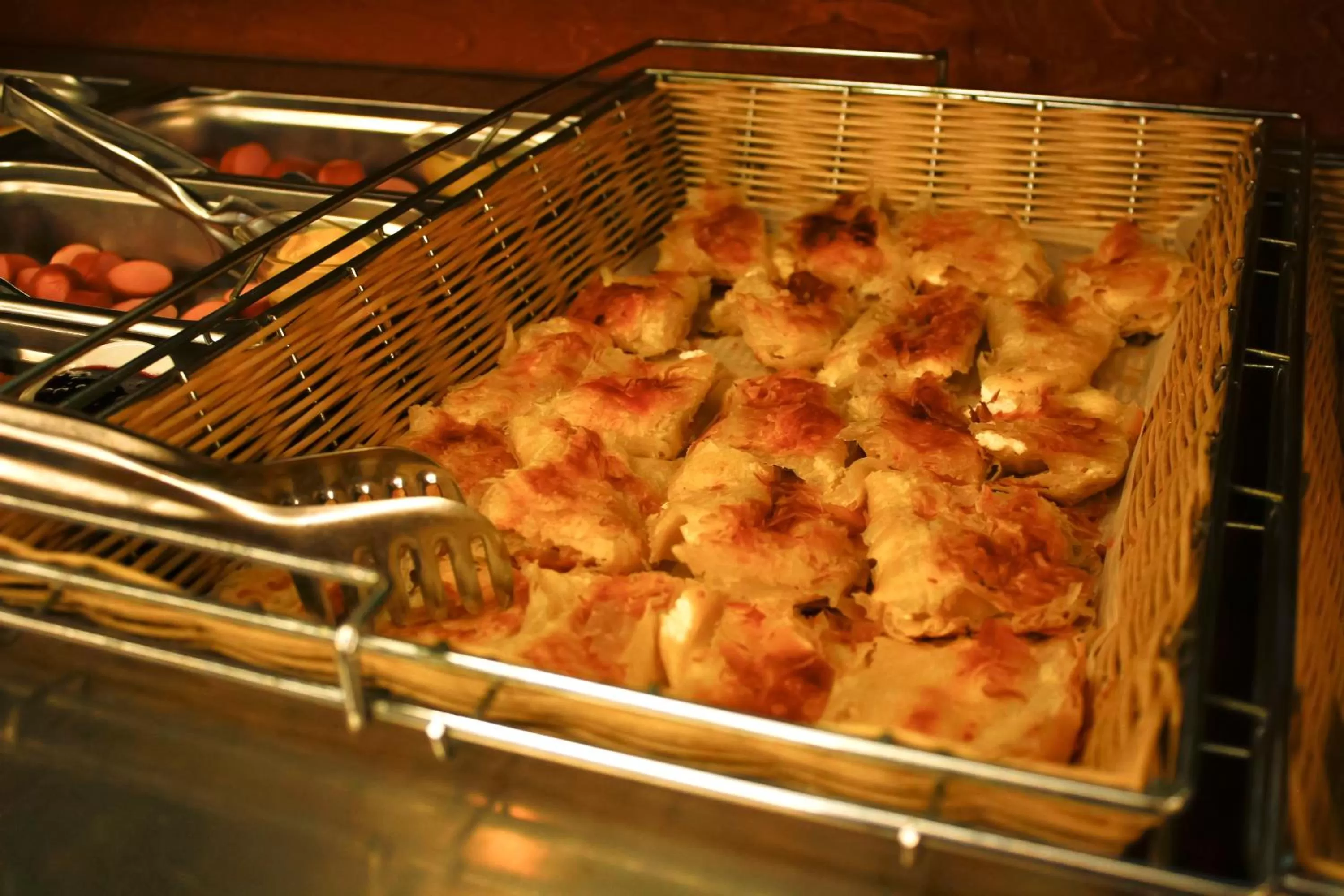 Breakfast, BBQ Facilities in Edi Hotel