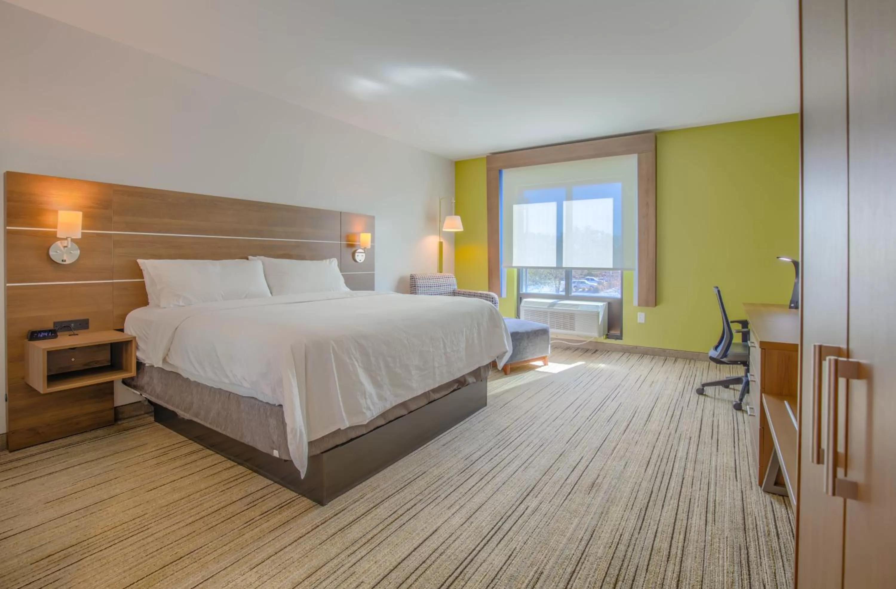 Photo of the whole room, Bed in Holiday Inn Express Hotel & Suites Gulf Shores by IHG