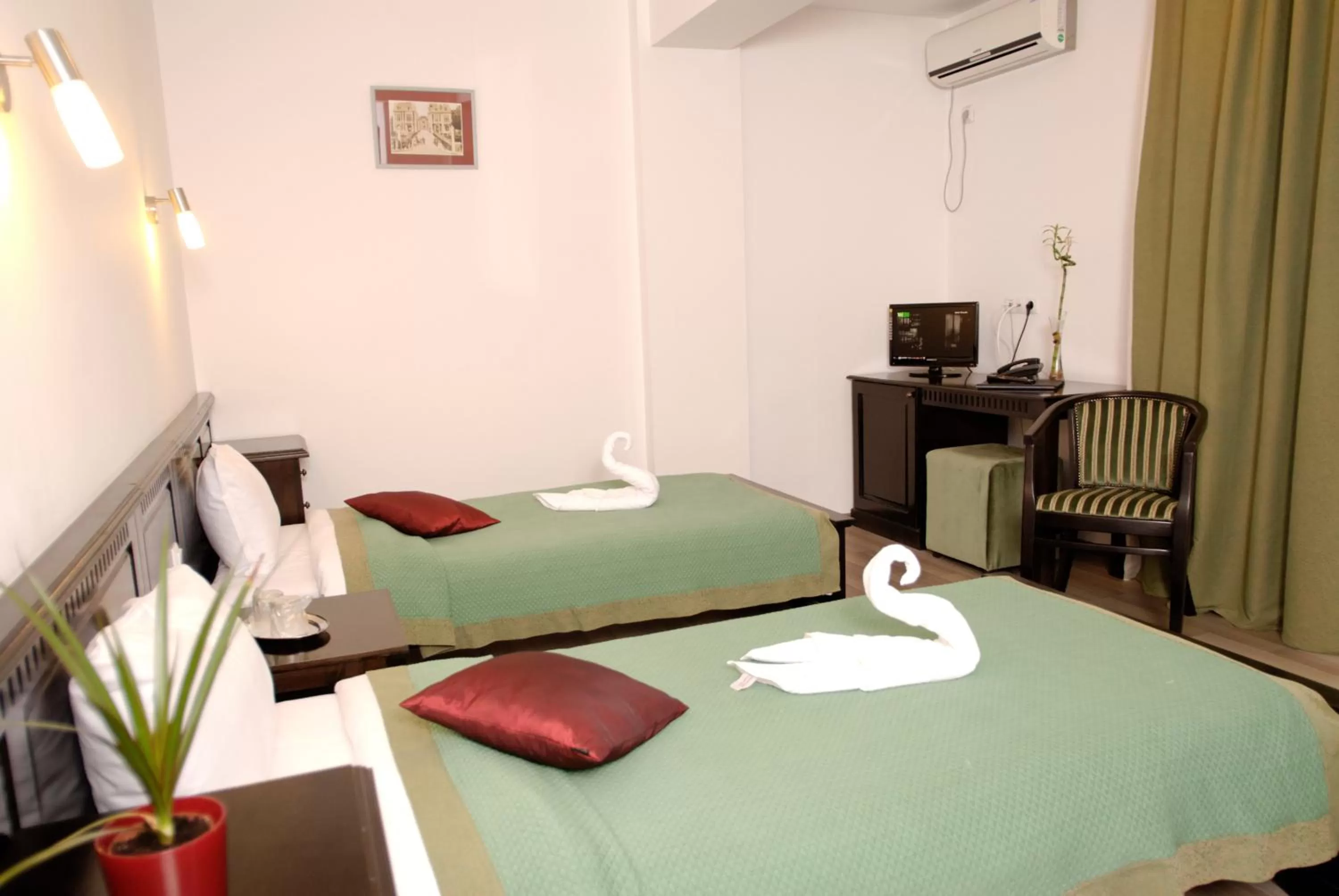 Photo of the whole room, Bed in Hotel Belleville