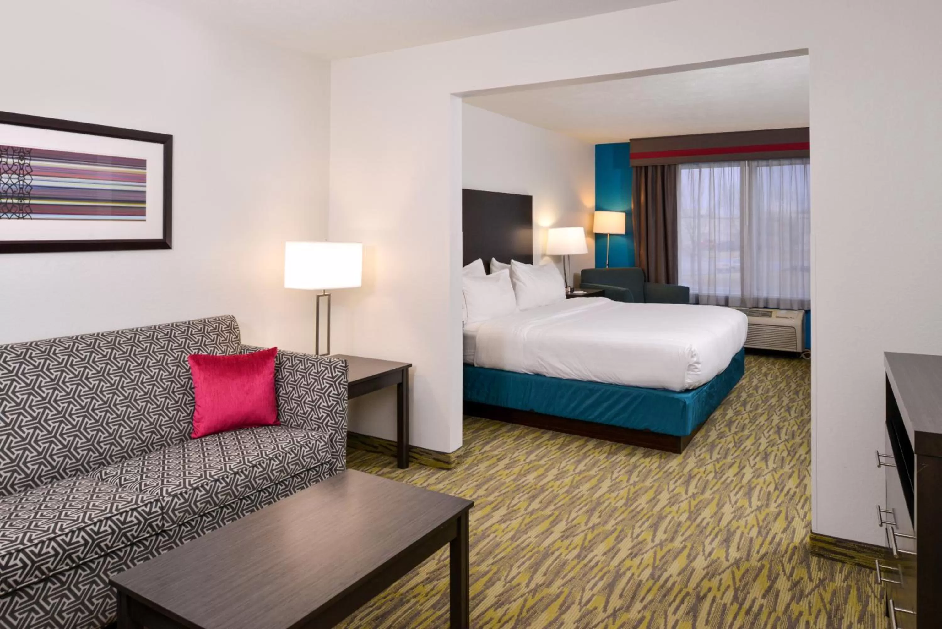 Photo of the whole room in Holiday Inn Express Hotel & Suites Omaha West by IHG