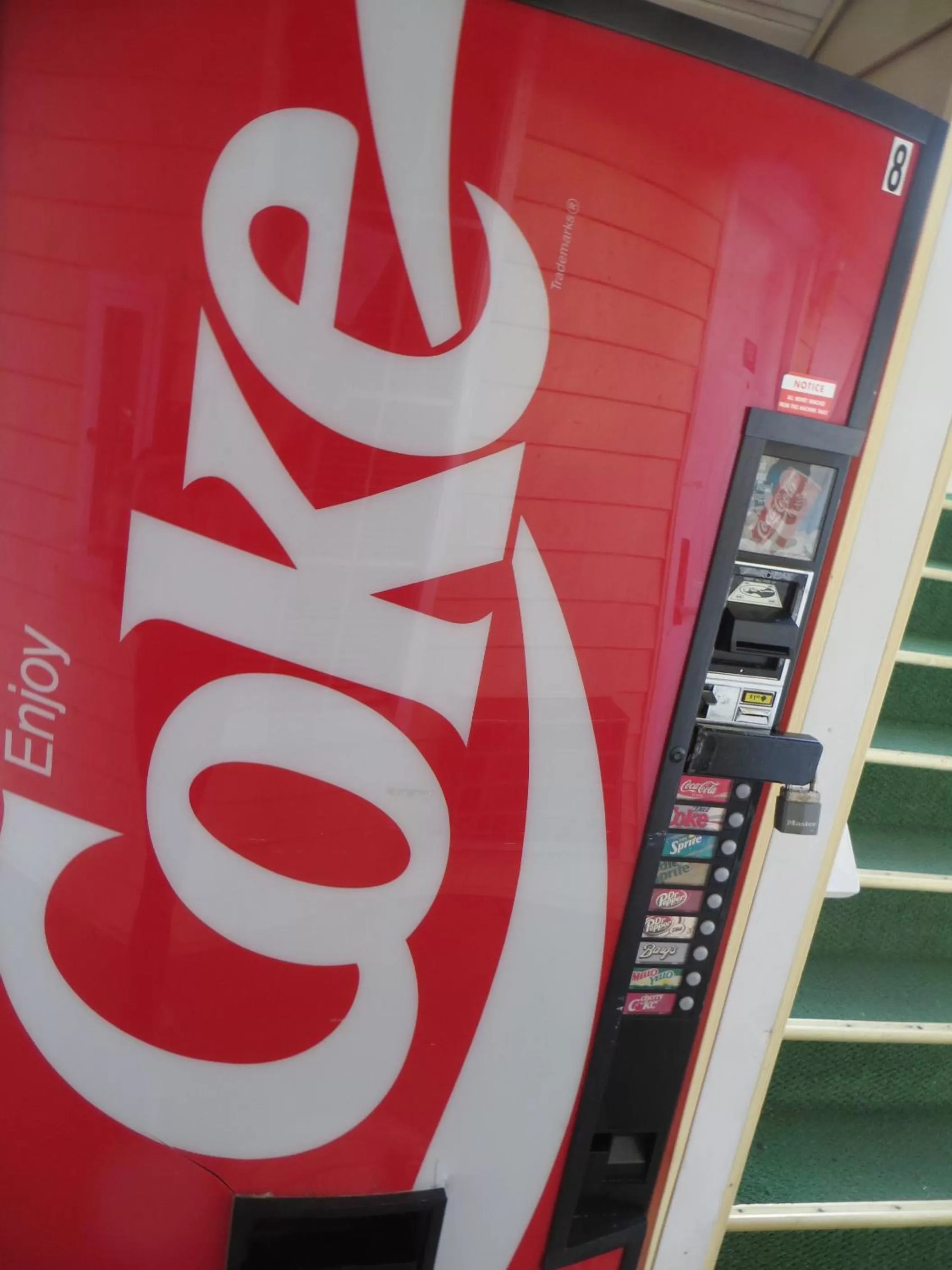 Drinks in Honeysuckle Inn & Conference Center