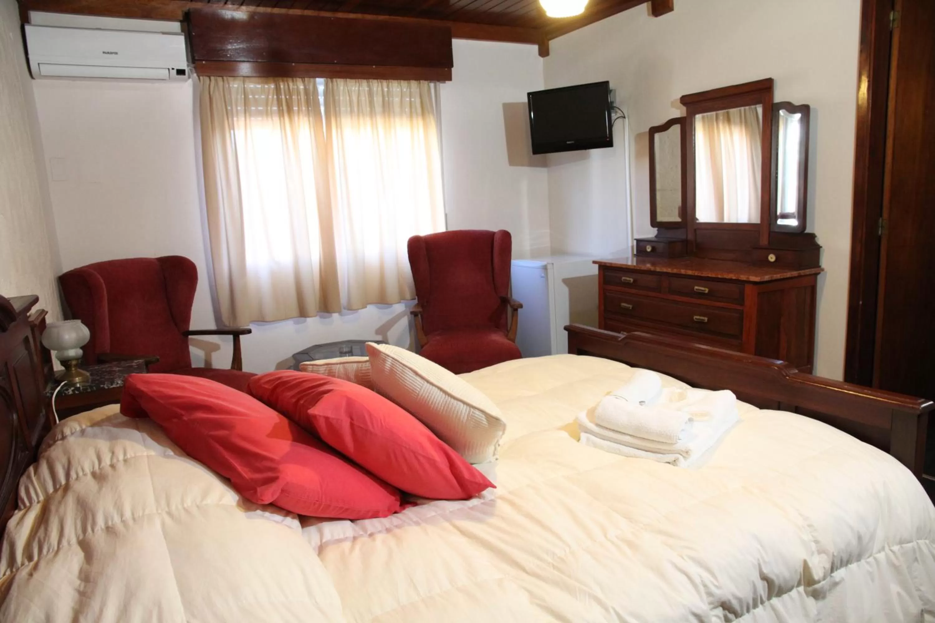 Day, Bed in Hotel Internacional