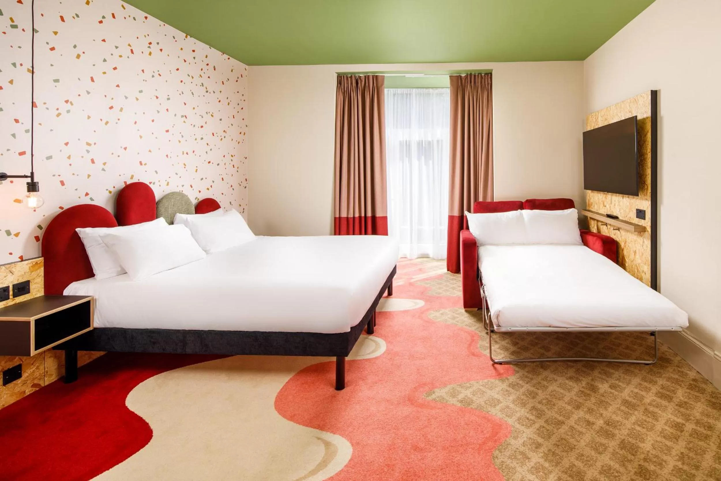 Bedroom, Bed in ibis Styles Bournemouth