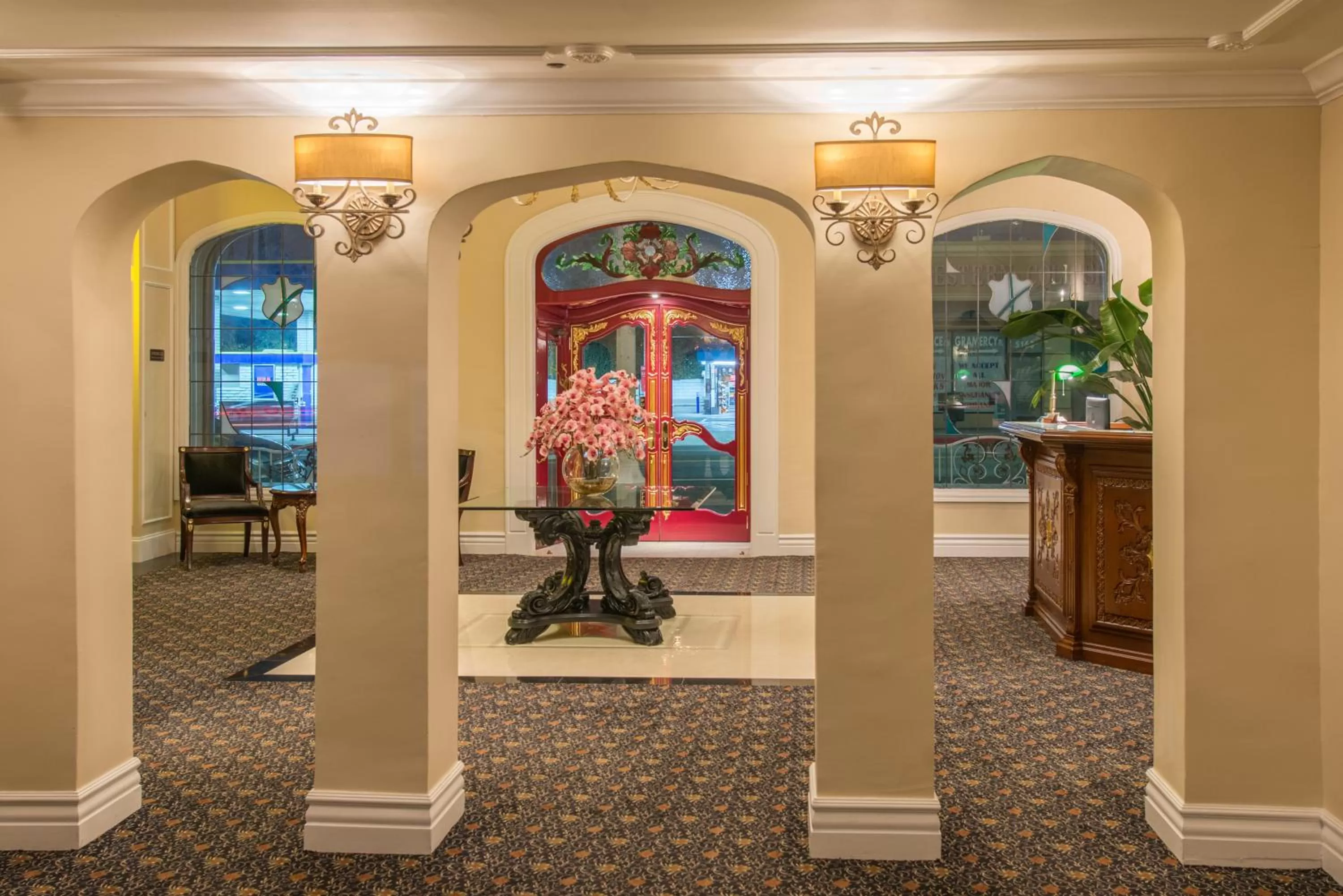 Facade/entrance in Hollywood Historic Hotel