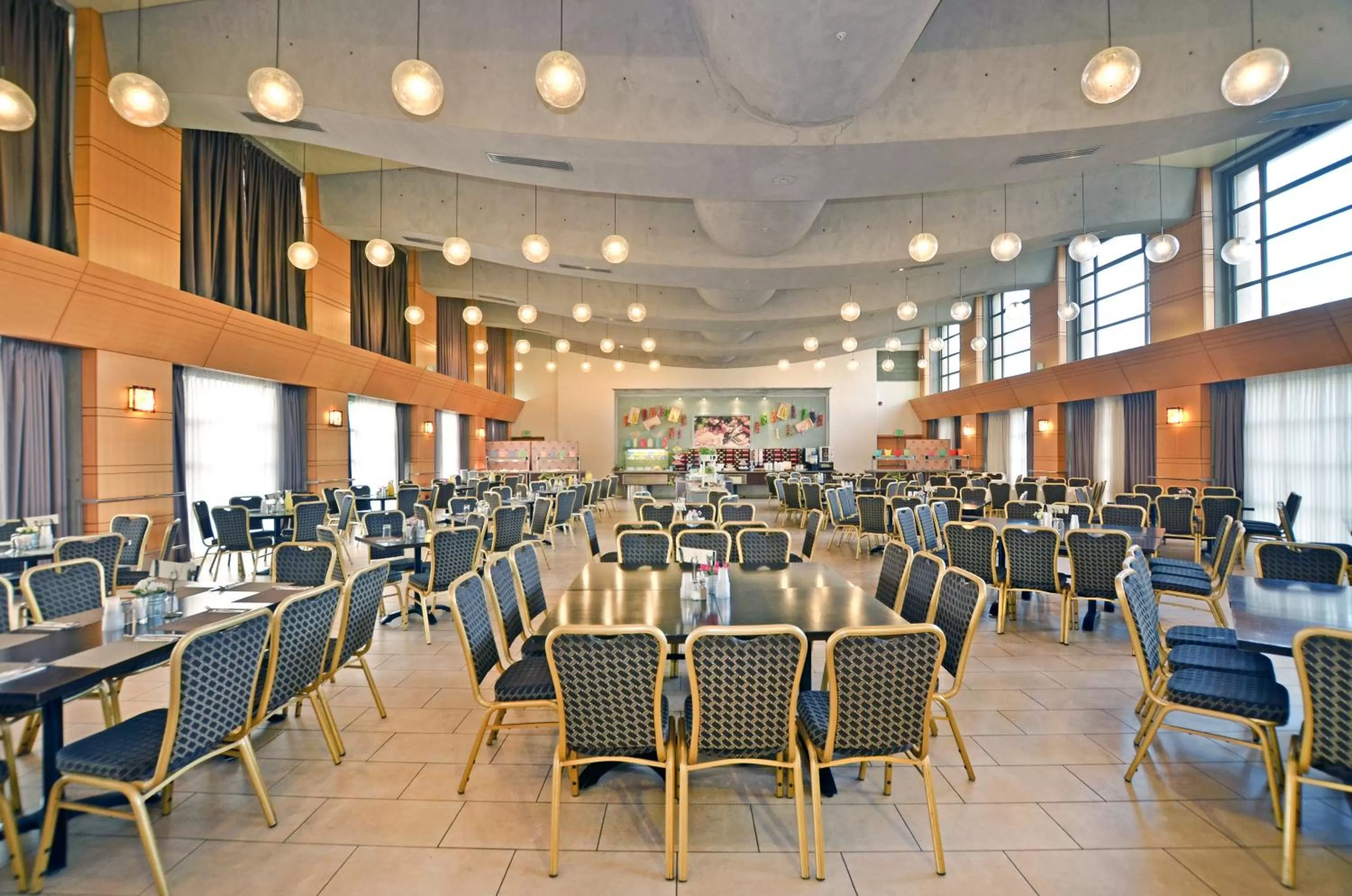 Restaurant/places to eat in Ruth Daniel Residence