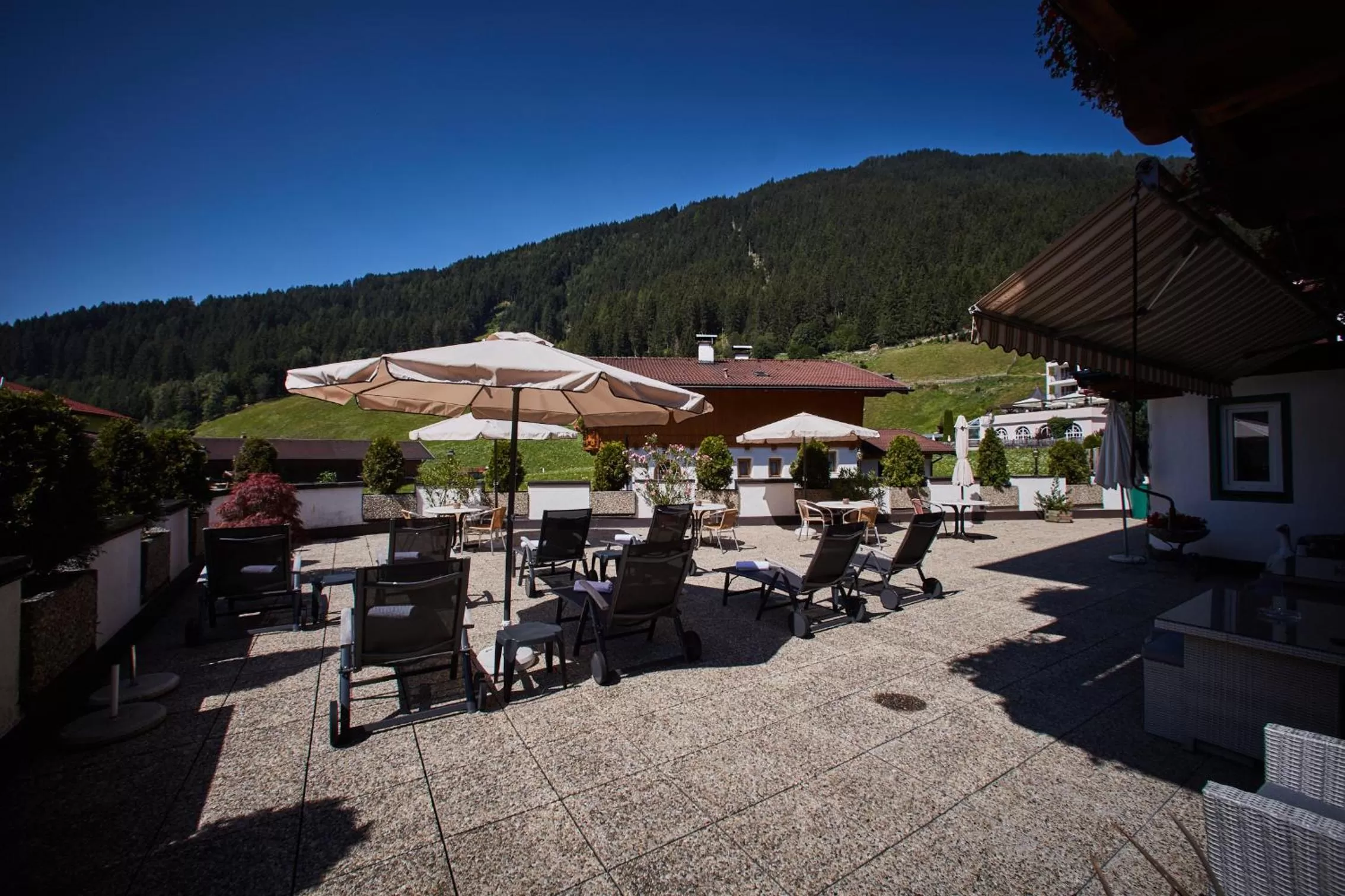 Patio in Hotel Brennerspitz