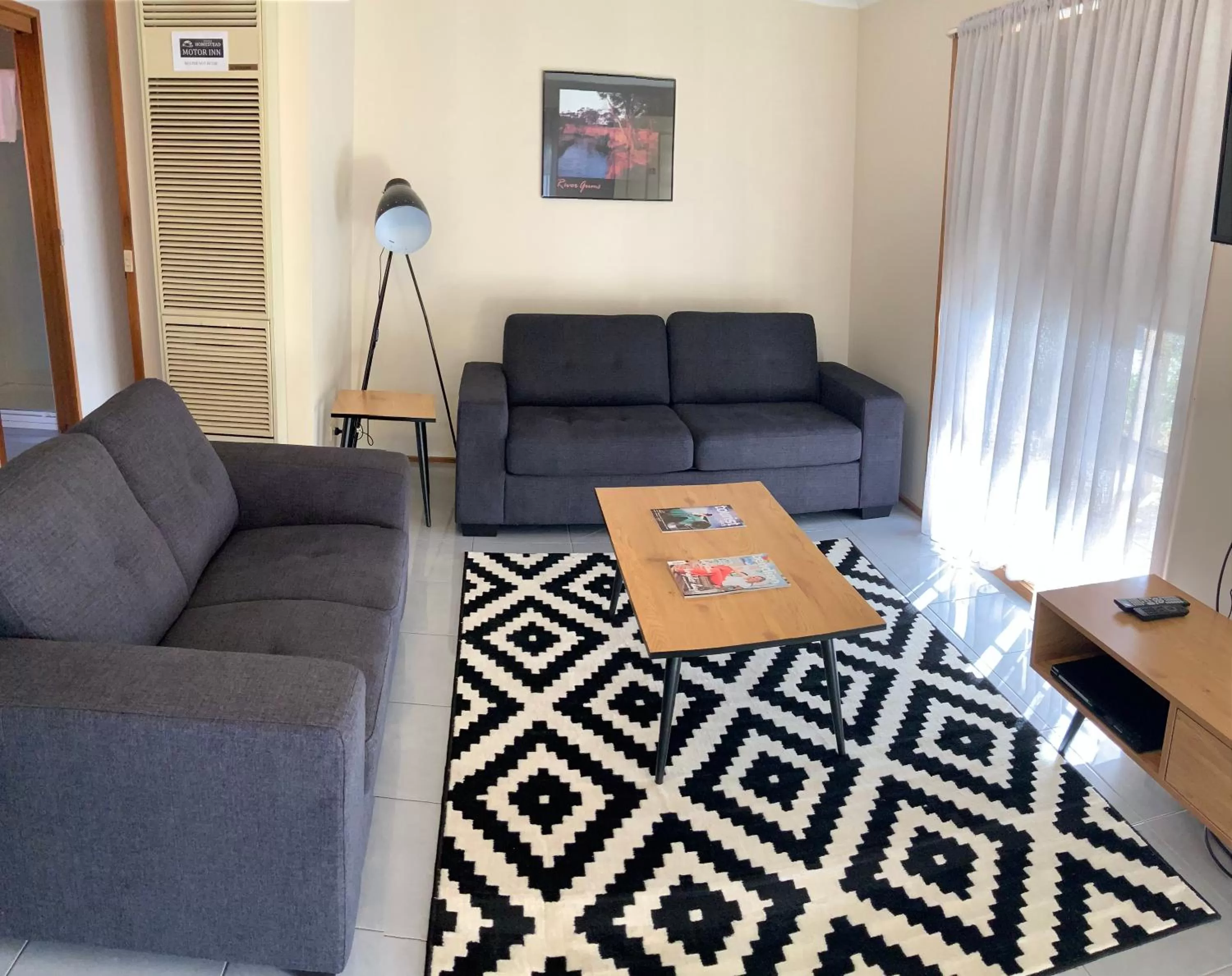 Homestead Motor Inn & Apartments