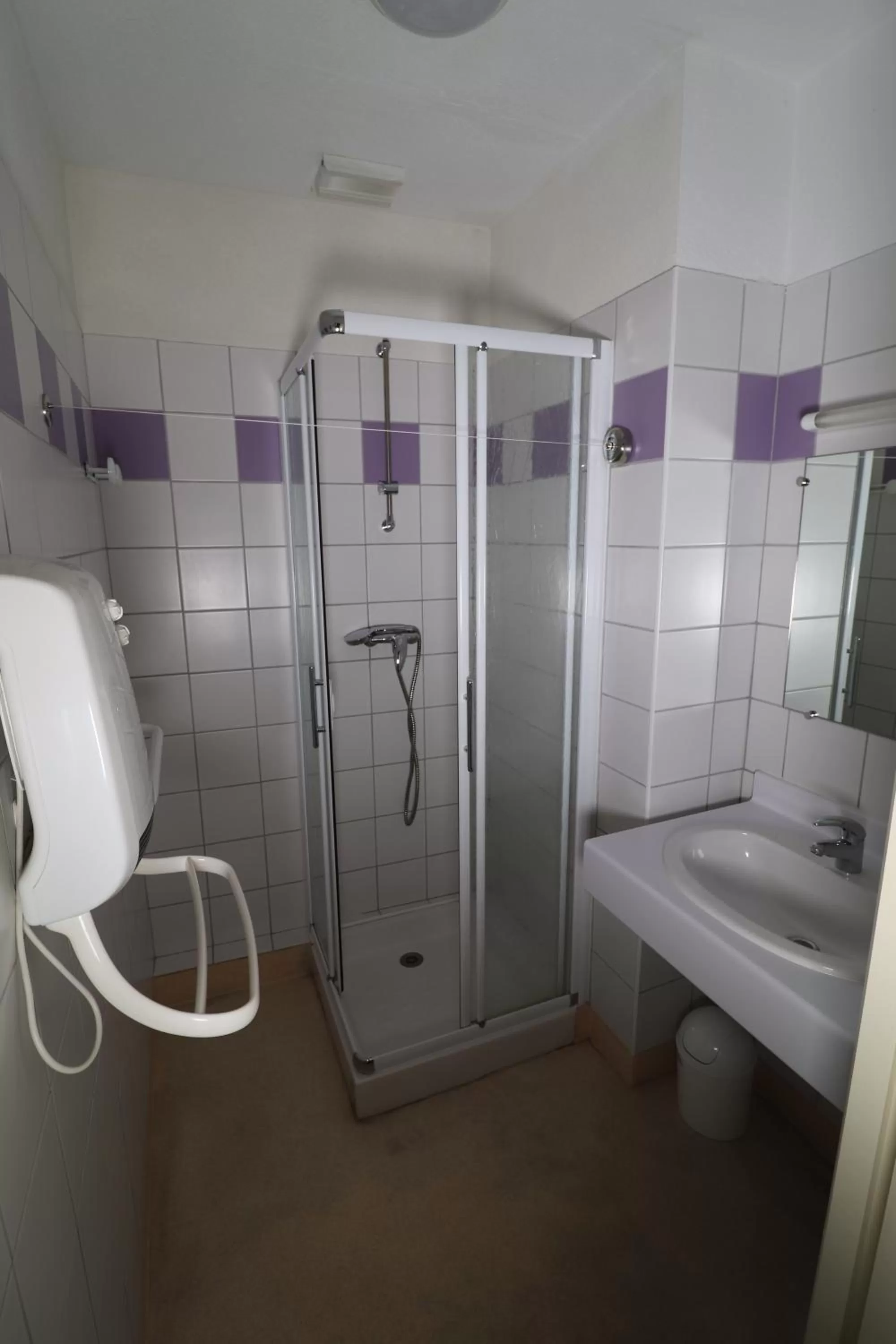 Shower, Bathroom in Chateau Ricard