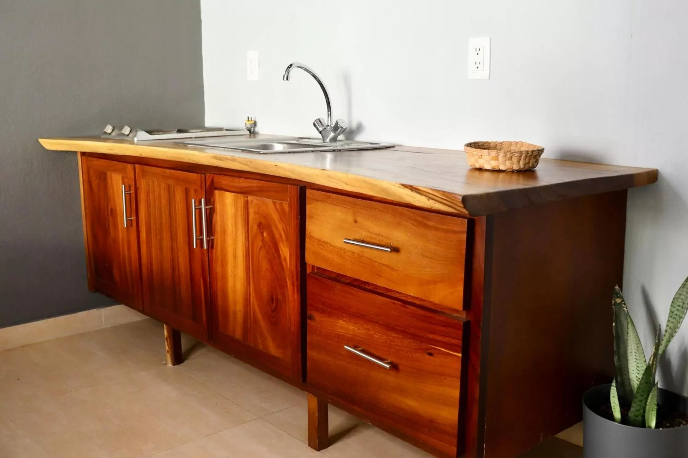 Kitchen or kitchenette in Hotel Samanu