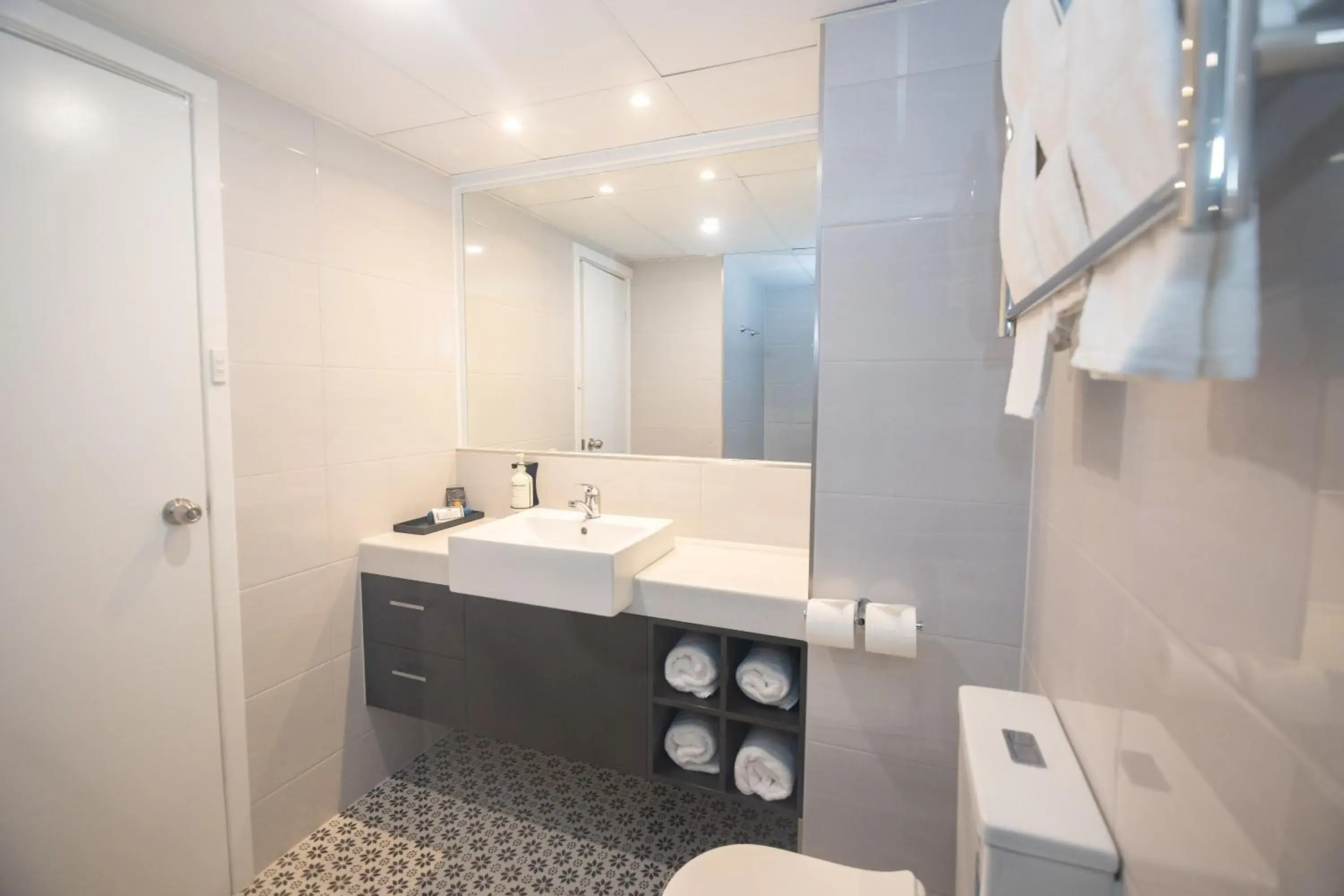 Heritage Self Contained Family Room in Dog Rock Motel Heritage Self Contained Family Room in Dog Rock Motel