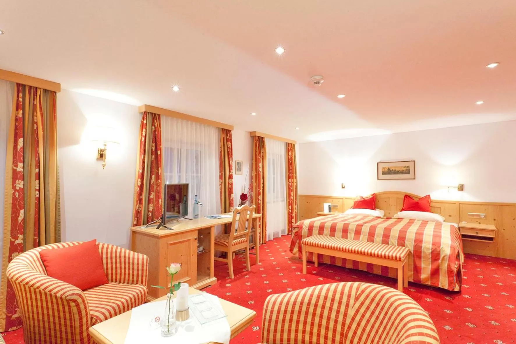 Photo of the whole room, Bed in Hotel Tannbergerhof im Zentrum von Lech