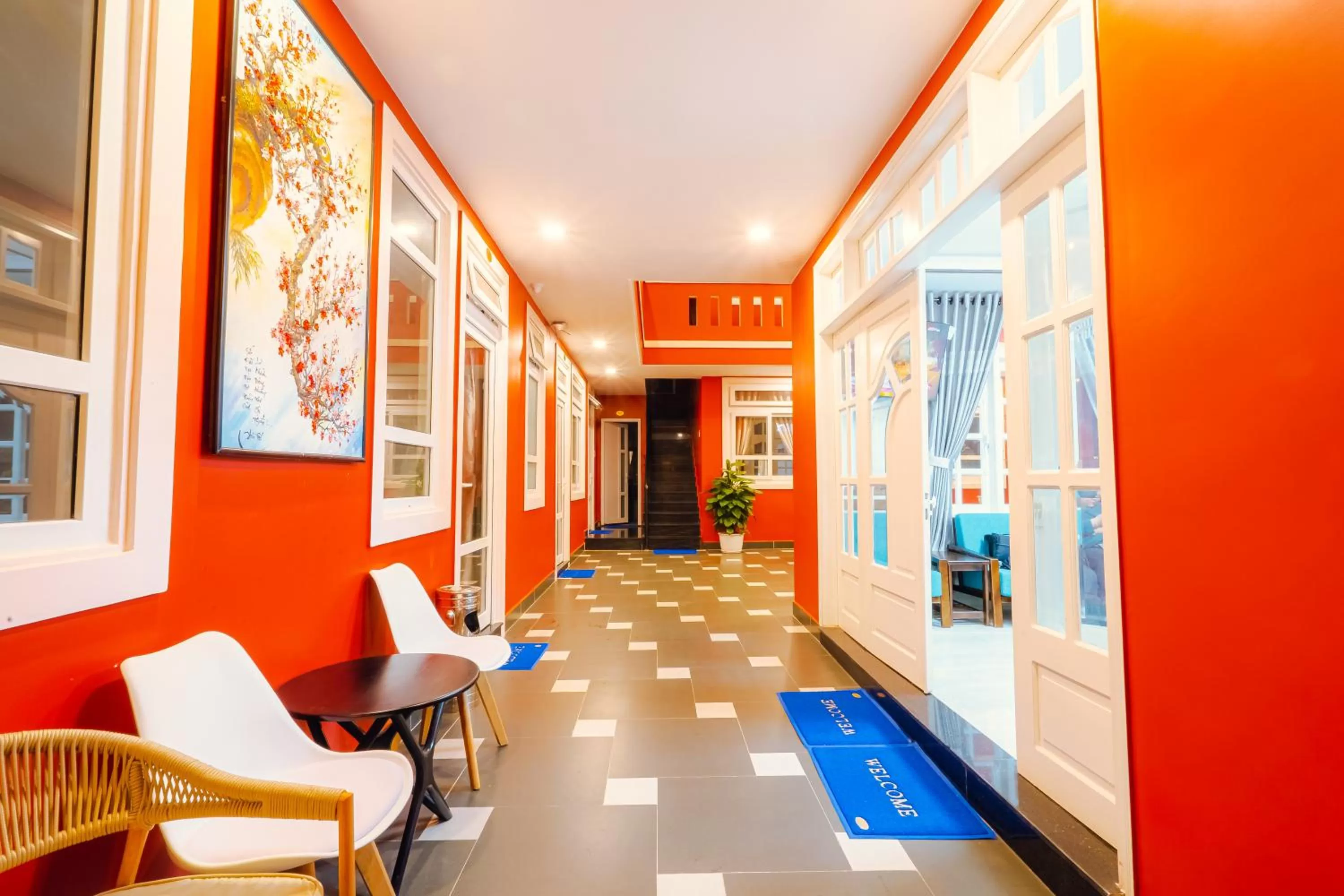 Restaurant/places to eat in Lovely House