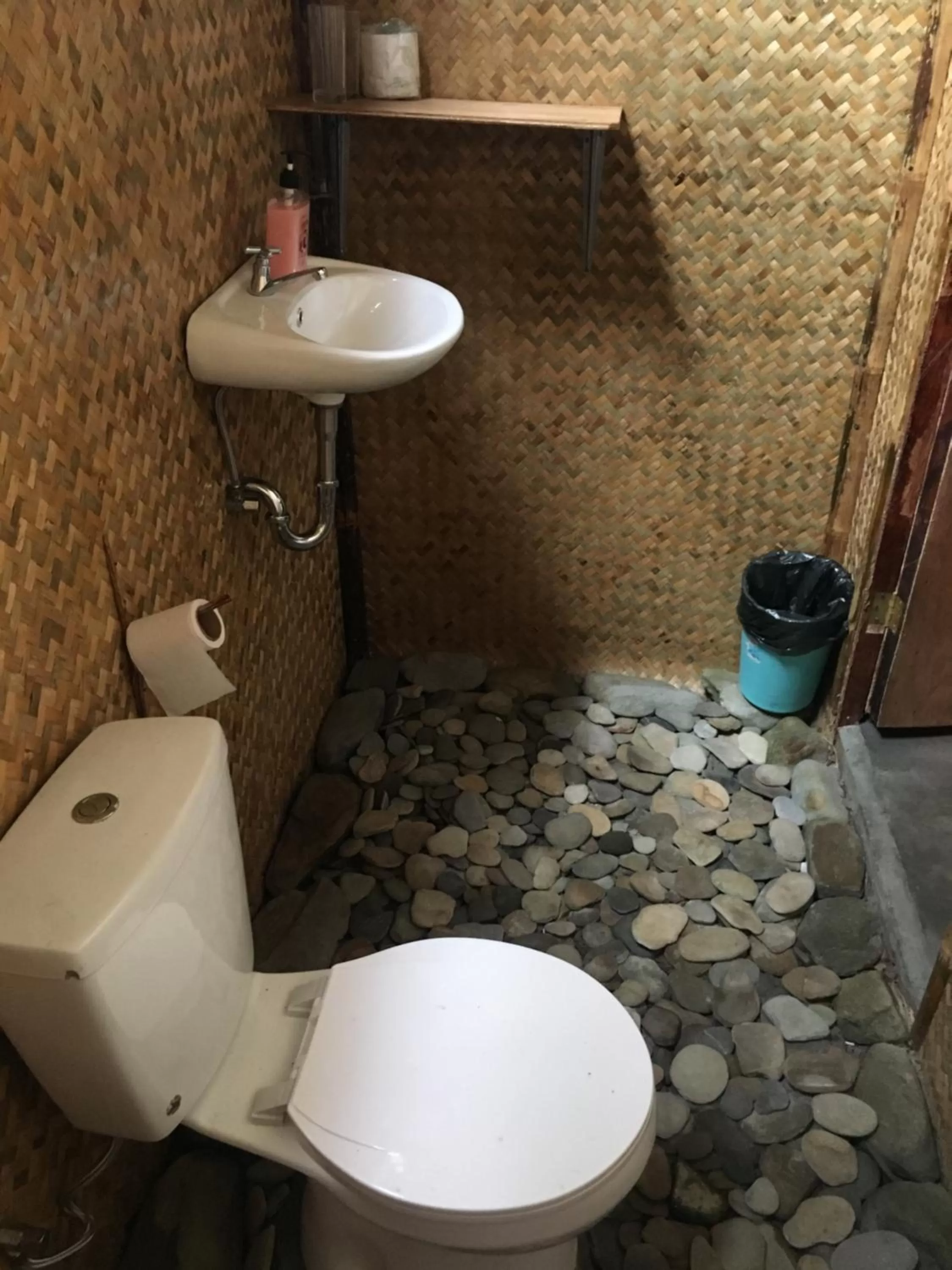 Bathroom in Prince John beachfront cottages and Restaurant
