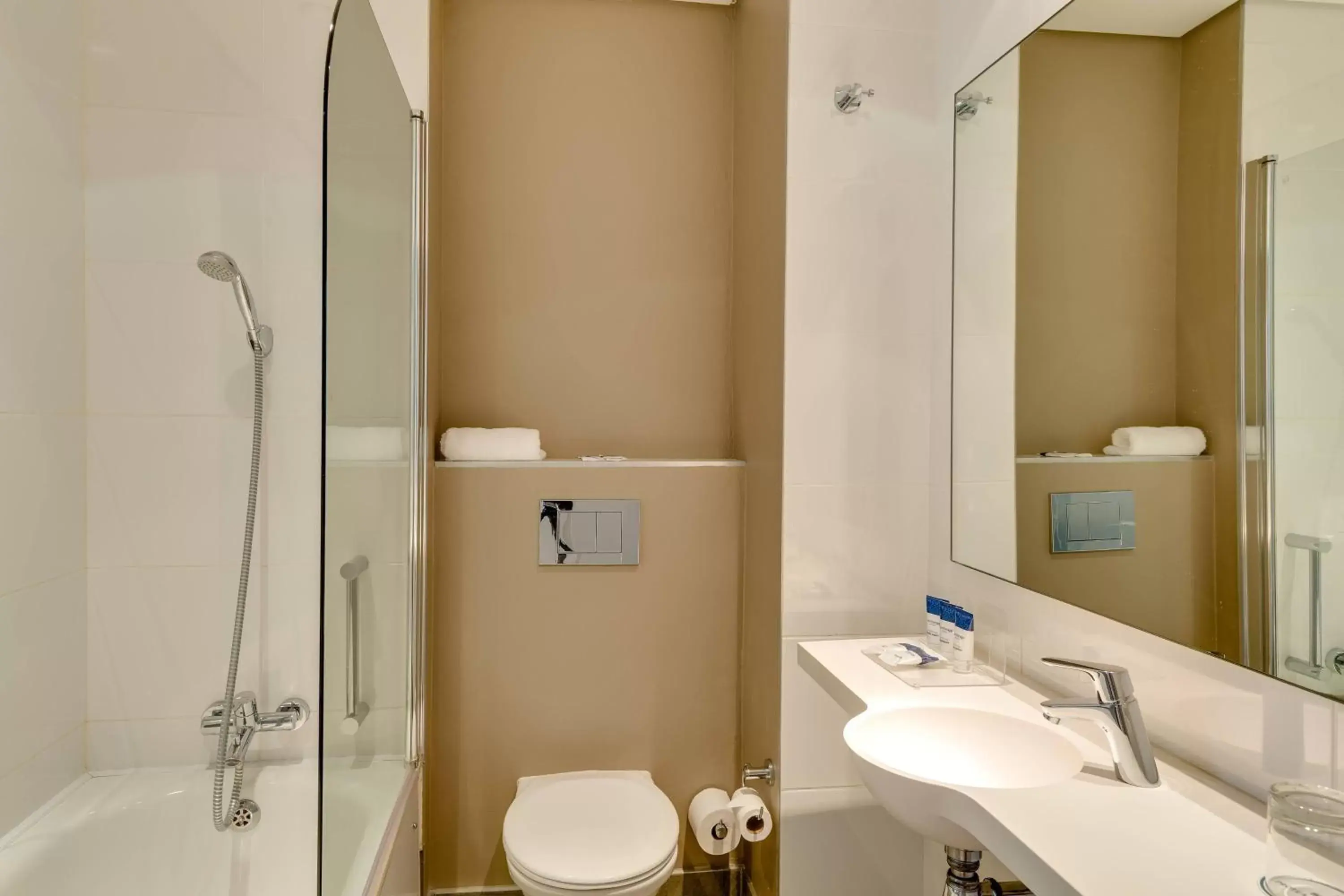 Standard Studio in Protea Hotel by Marriott Cape Town Waterfront Breakwater Lodge Standard Studio in Protea Hotel by Marriott Cape Town Waterfront Breakwater Lodge