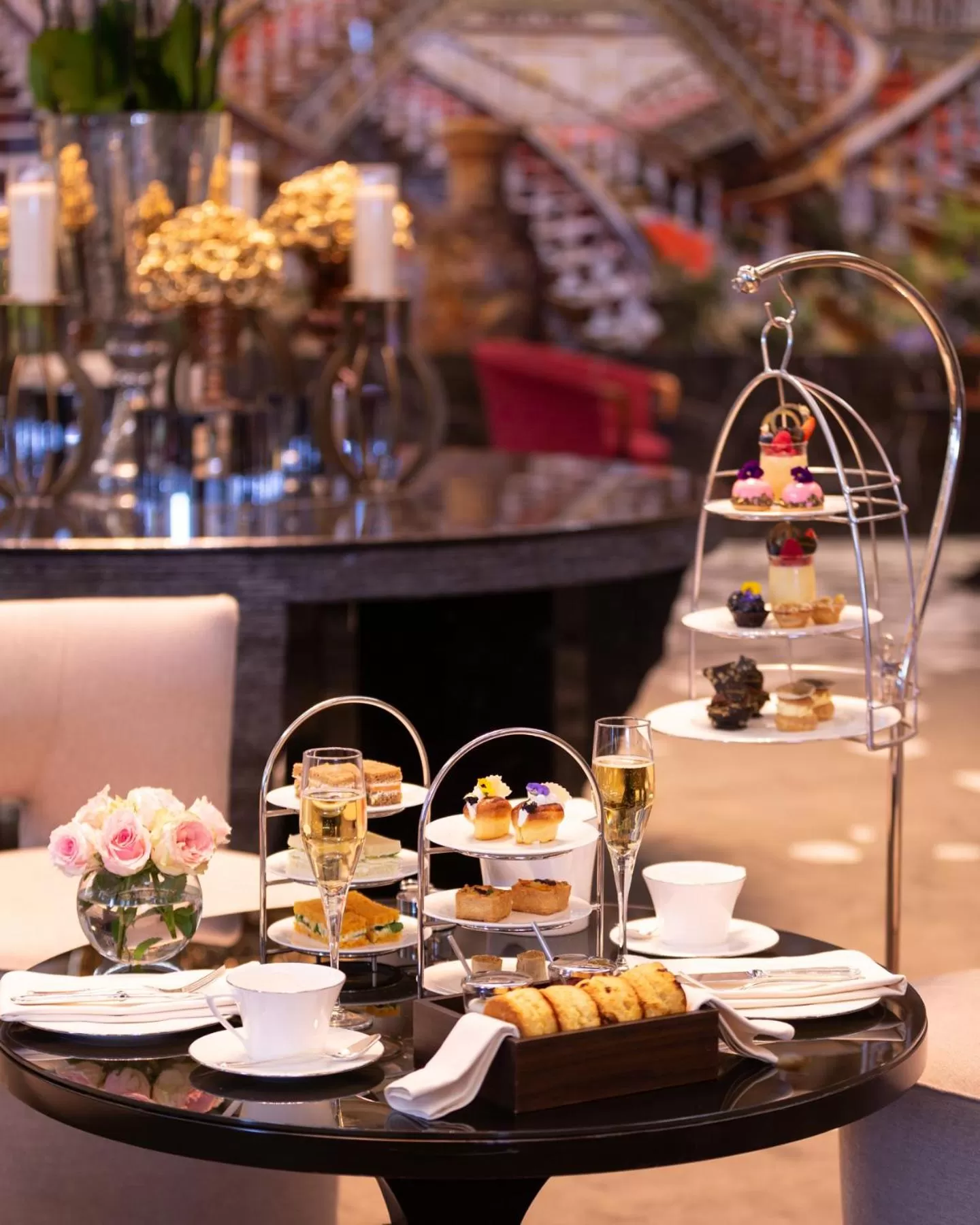 Lobby or reception in Raffles Istanbul