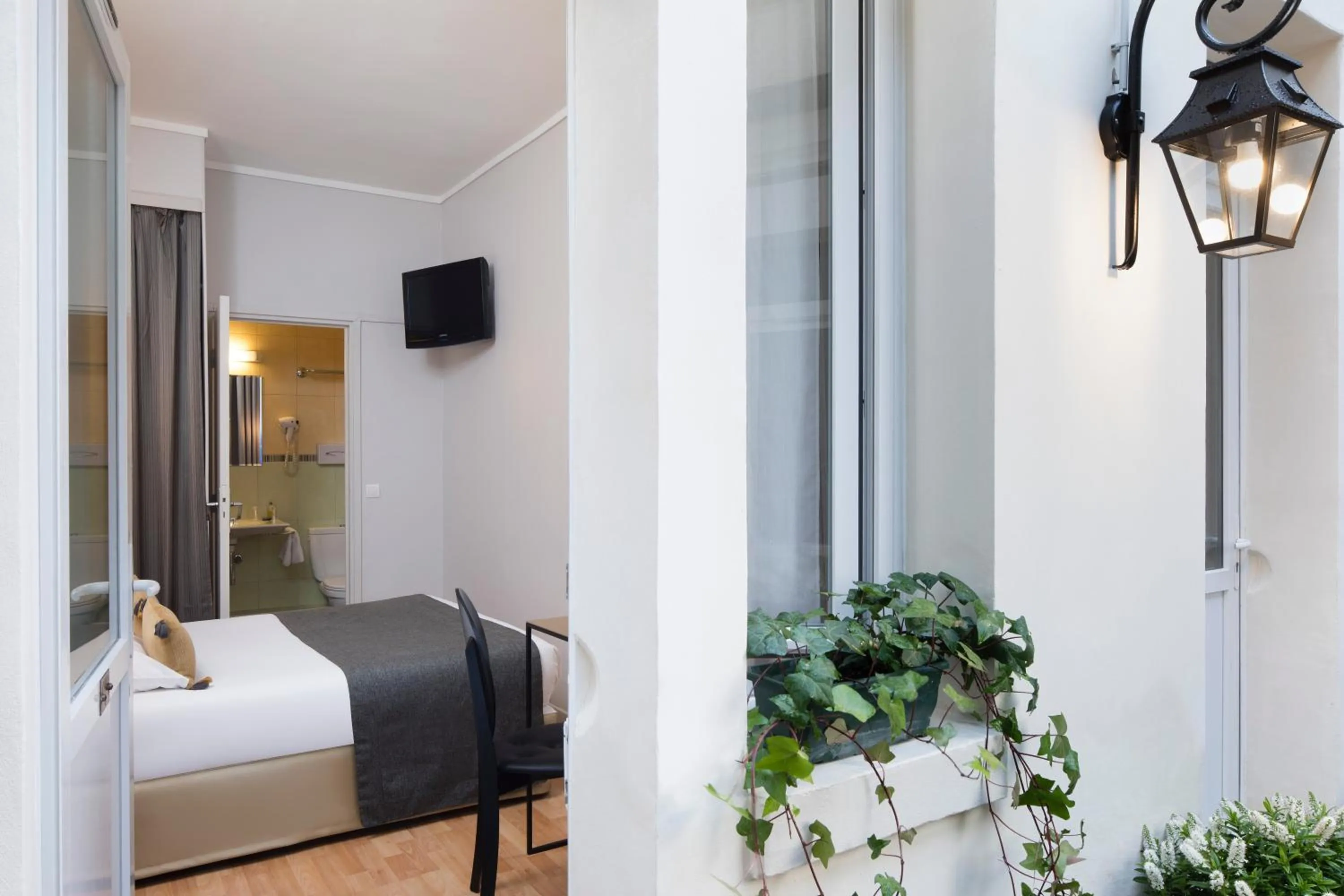 Bed in A l'Hôtel Des Roys