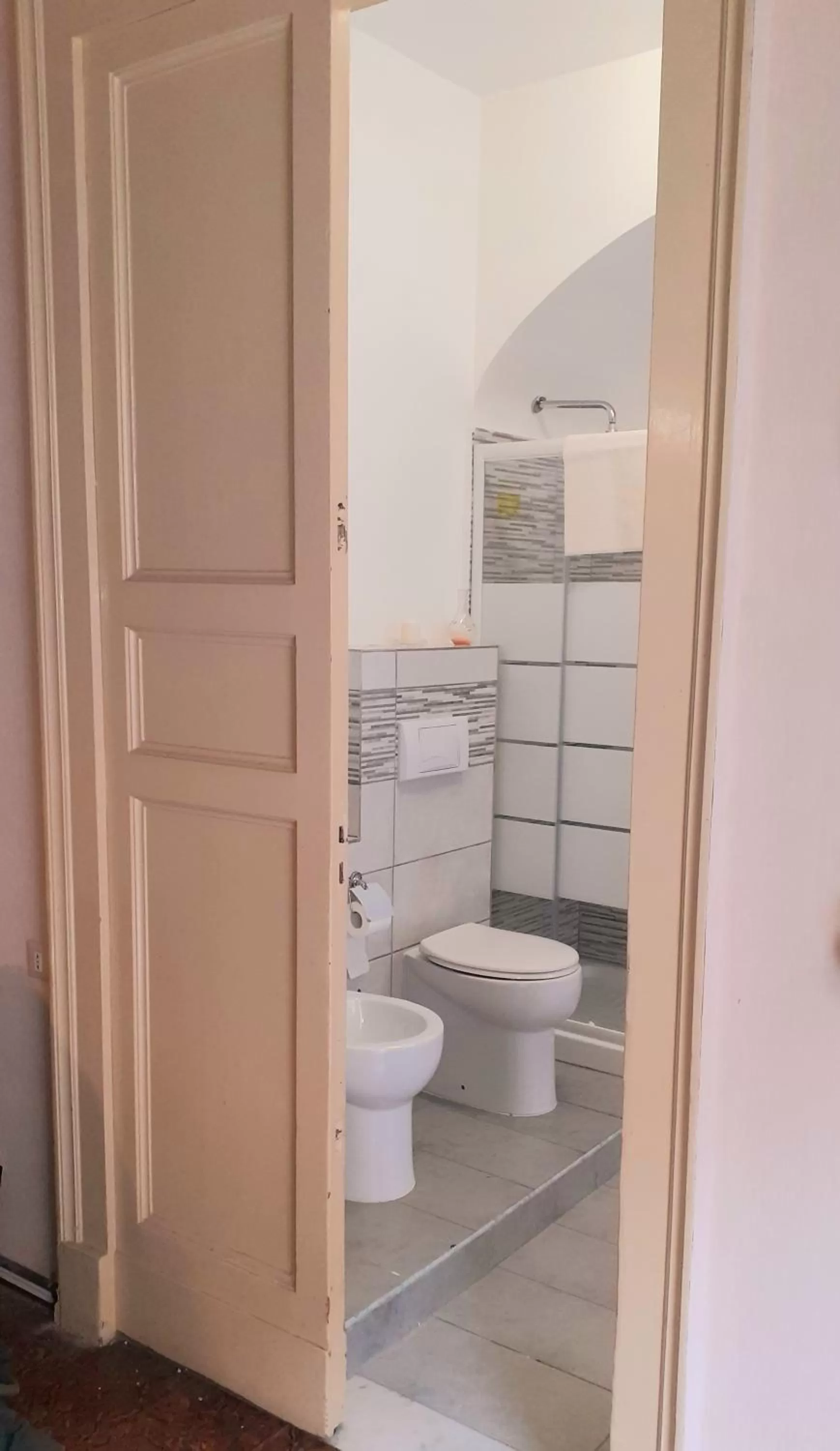 Bathroom in Bed and Books Isabella