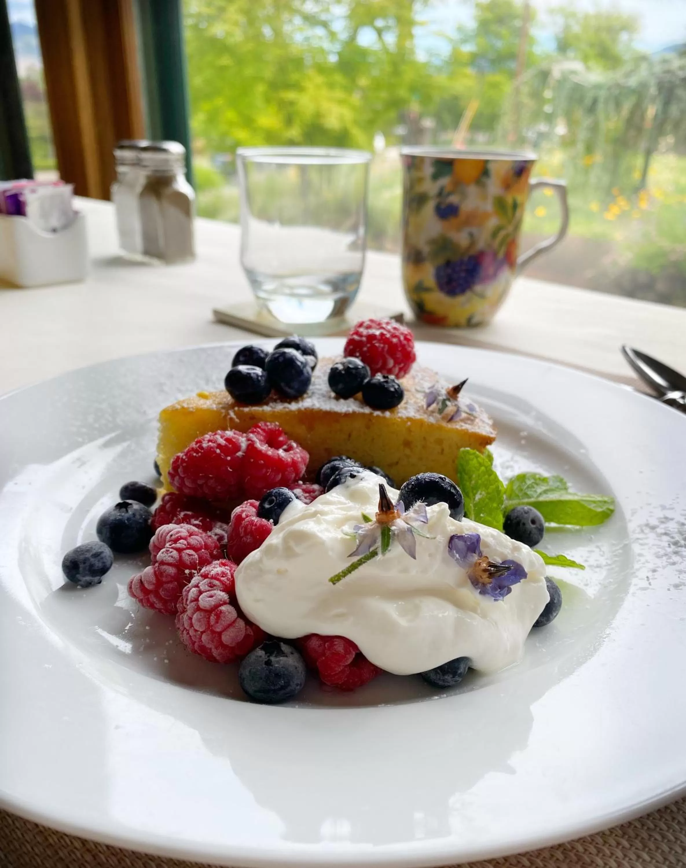 Breakfast in Abigail's Bed and Breakfast Inn