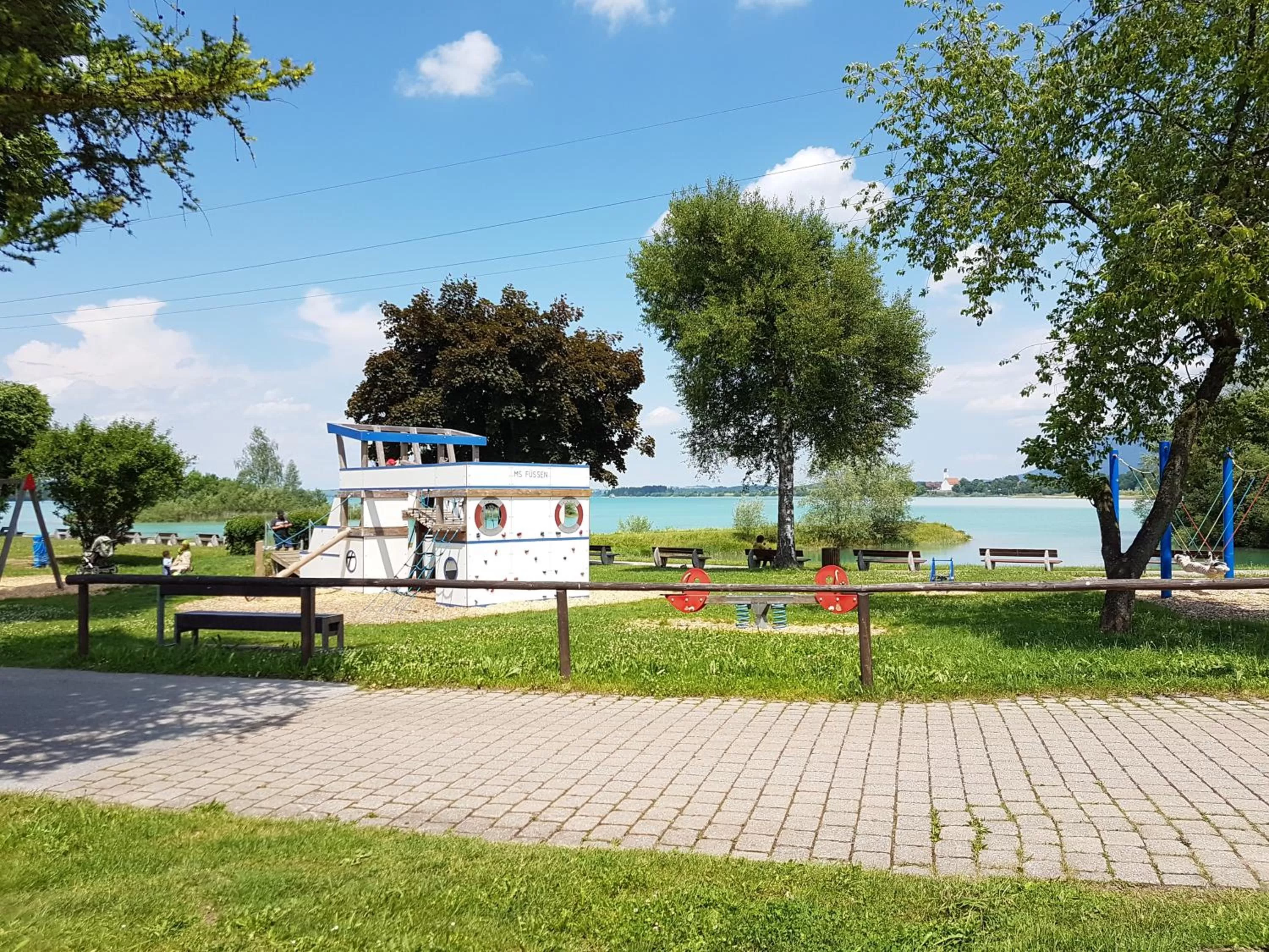 Hiking in City House Alpeneck