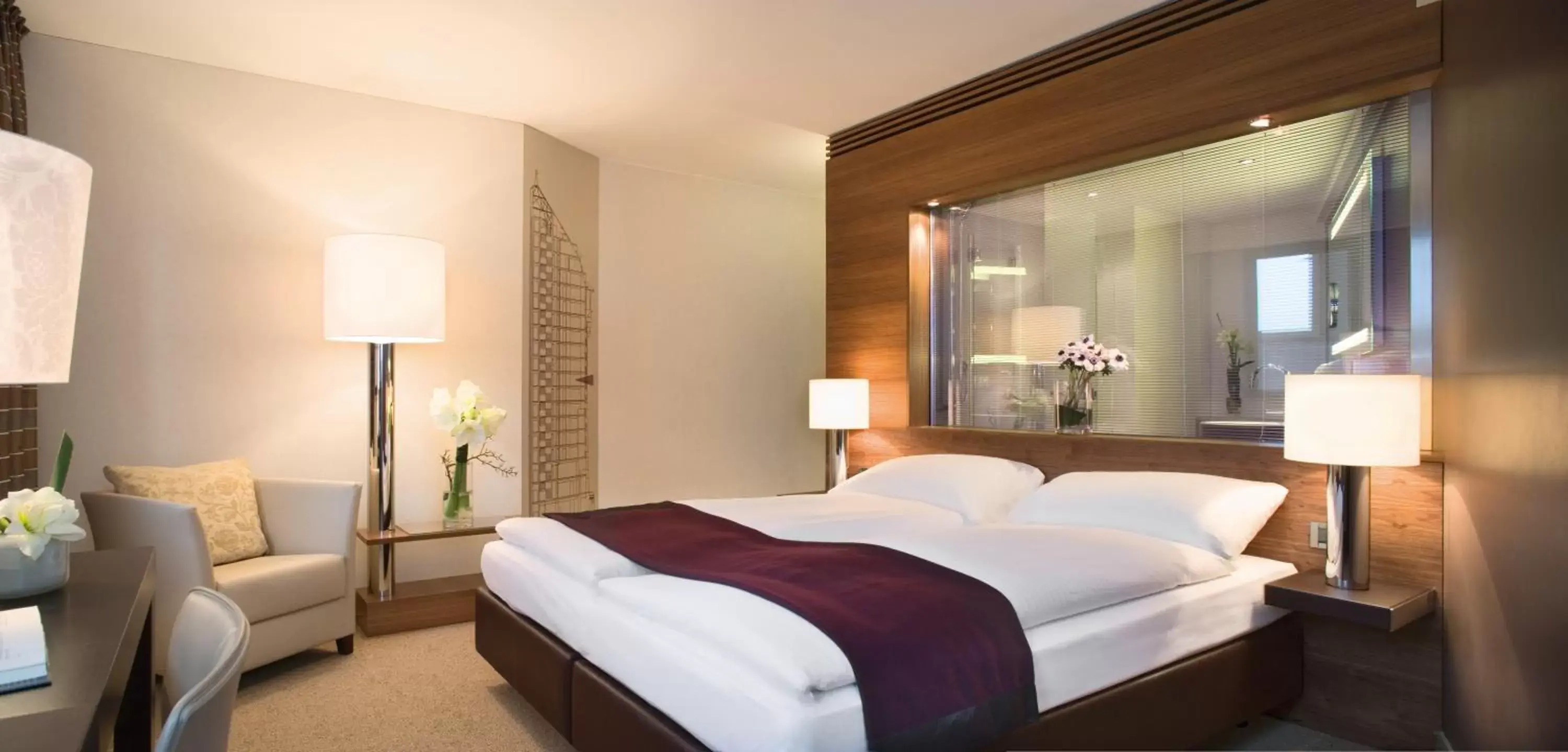 Superior King Room in MÖVENPICK Hotel Hamburg City Superior King Room in MÖVENPICK Hotel Hamburg City