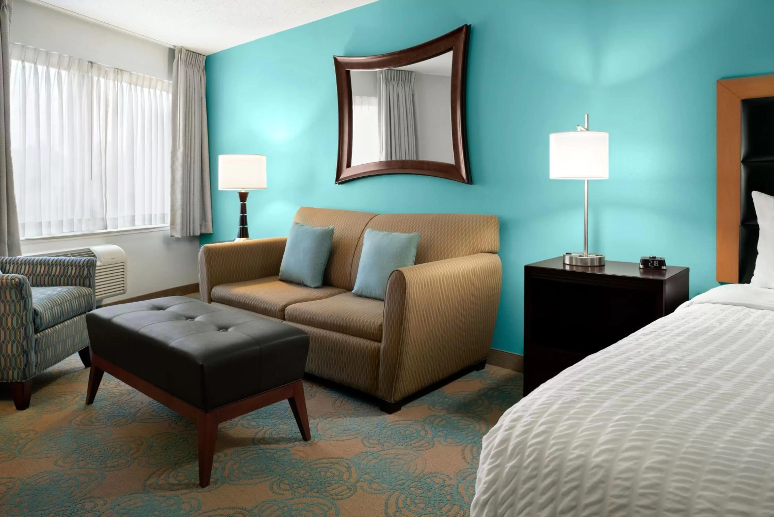 Seating area, Bed in The Inn at Saint Mary's