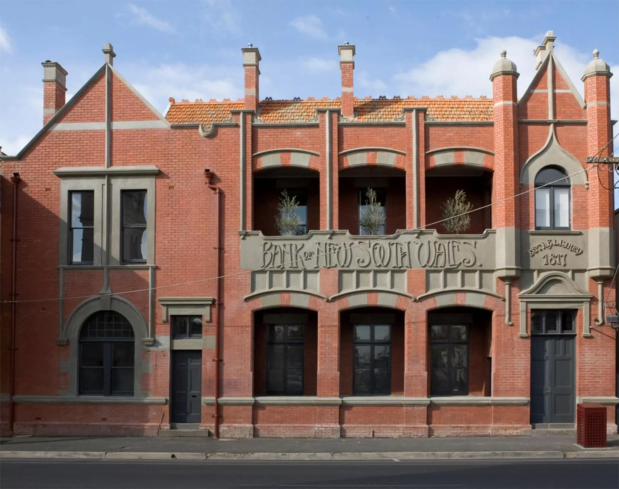 Facade/entrance, Property Building in Mollisons