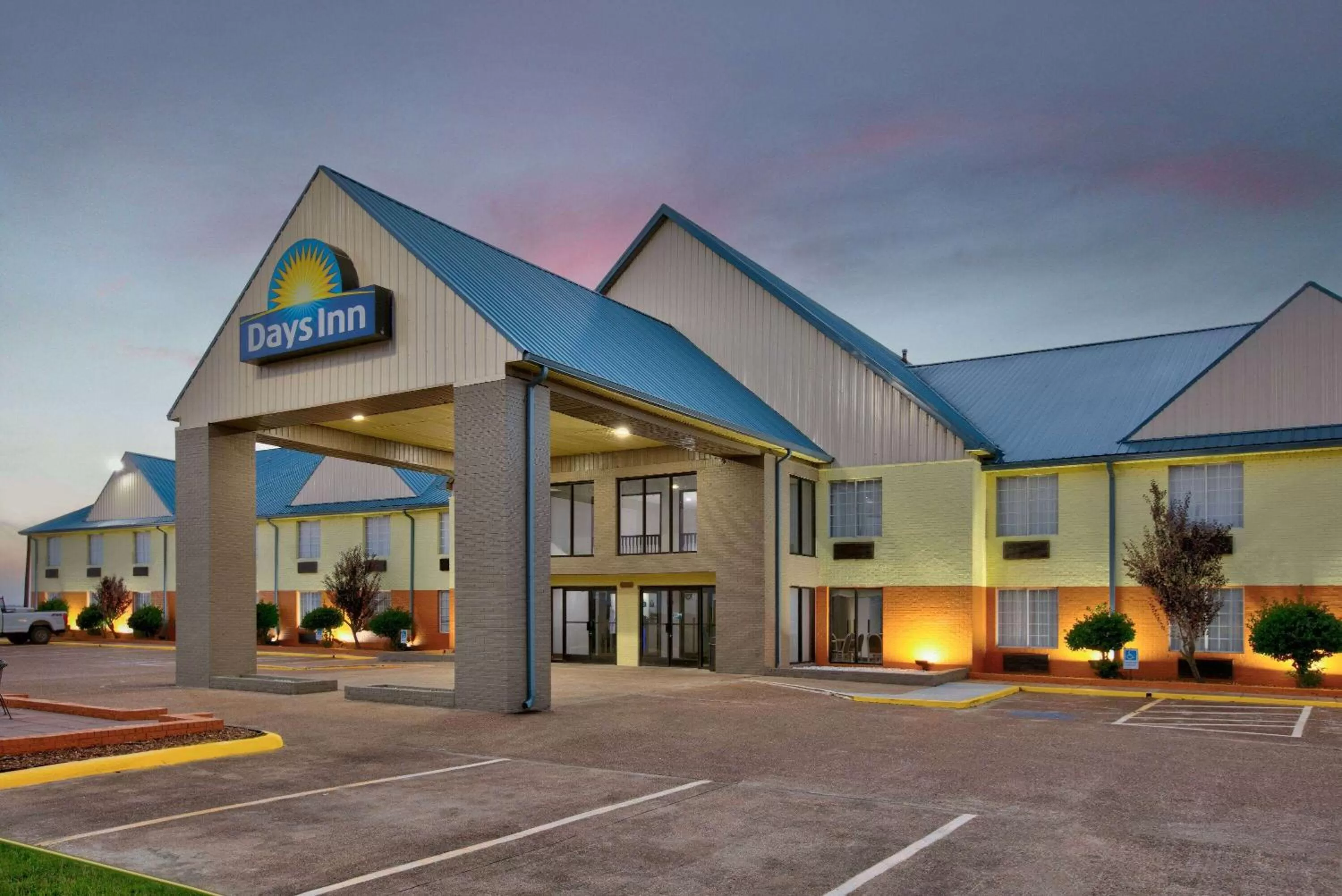 Property building in Days Inn by Wyndham Tunica Resorts