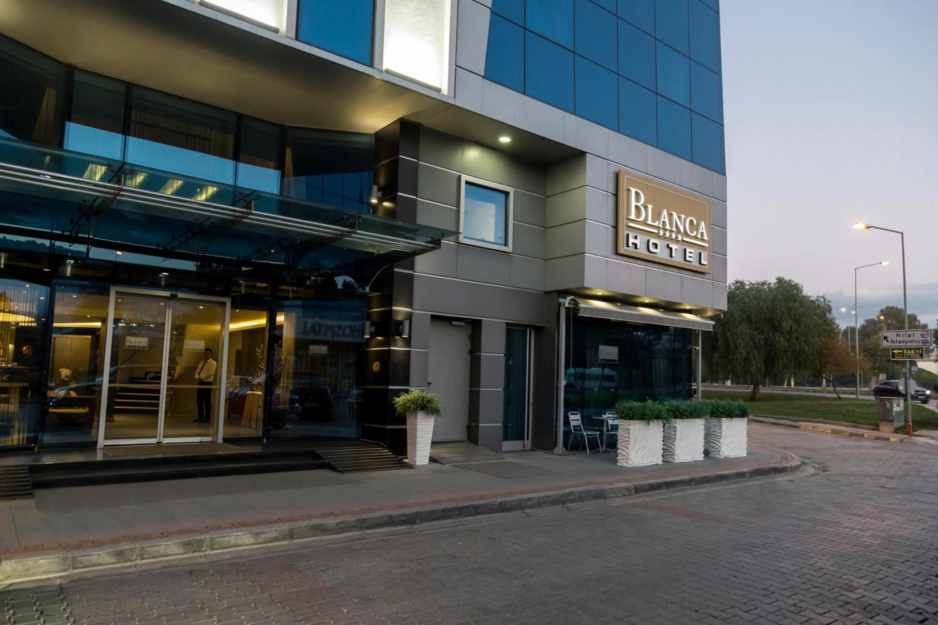 Facade/entrance in Blanca Hotel