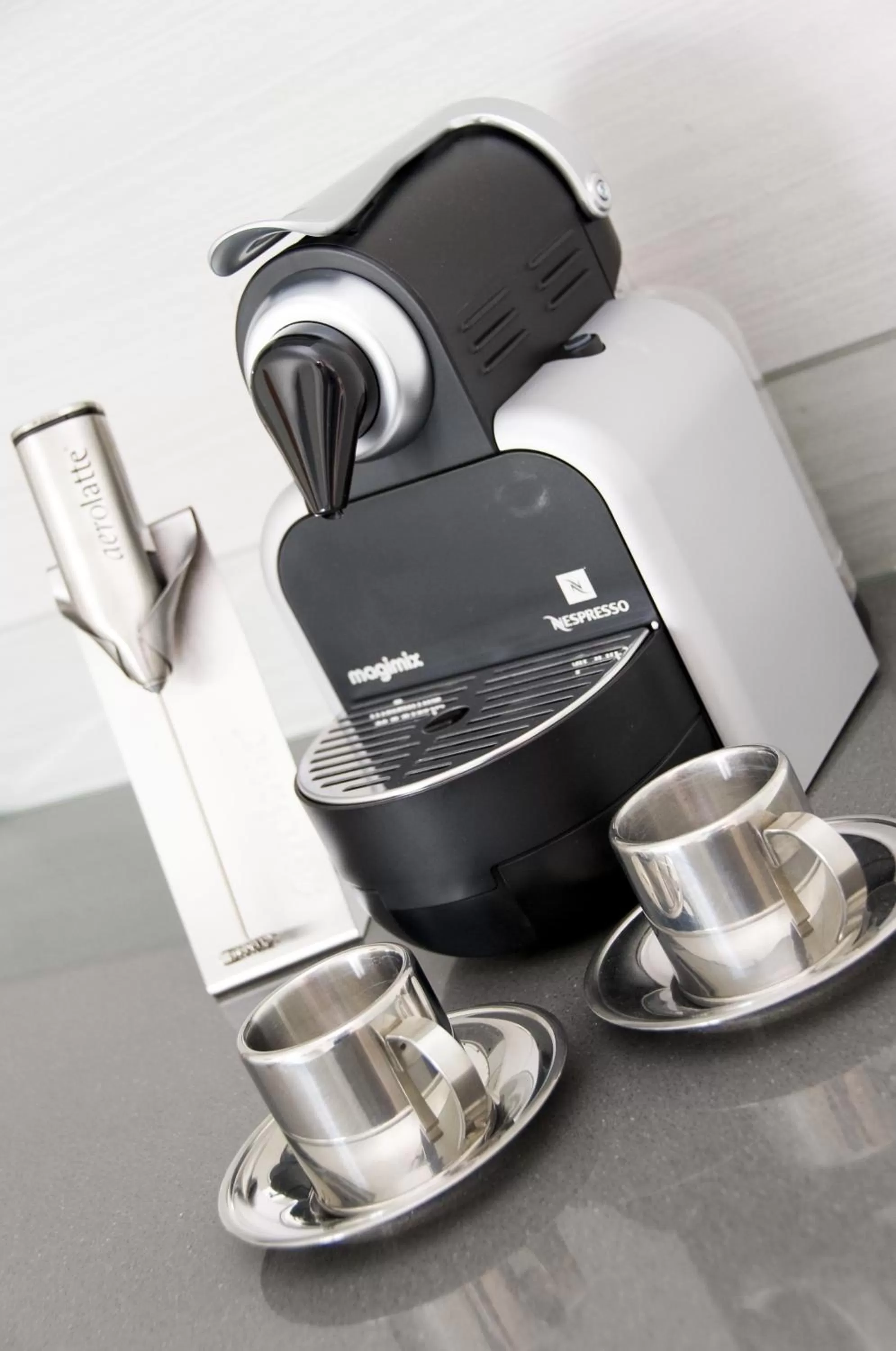 Coffee/tea facilities in Templeton Place by Supercity Aparthotels