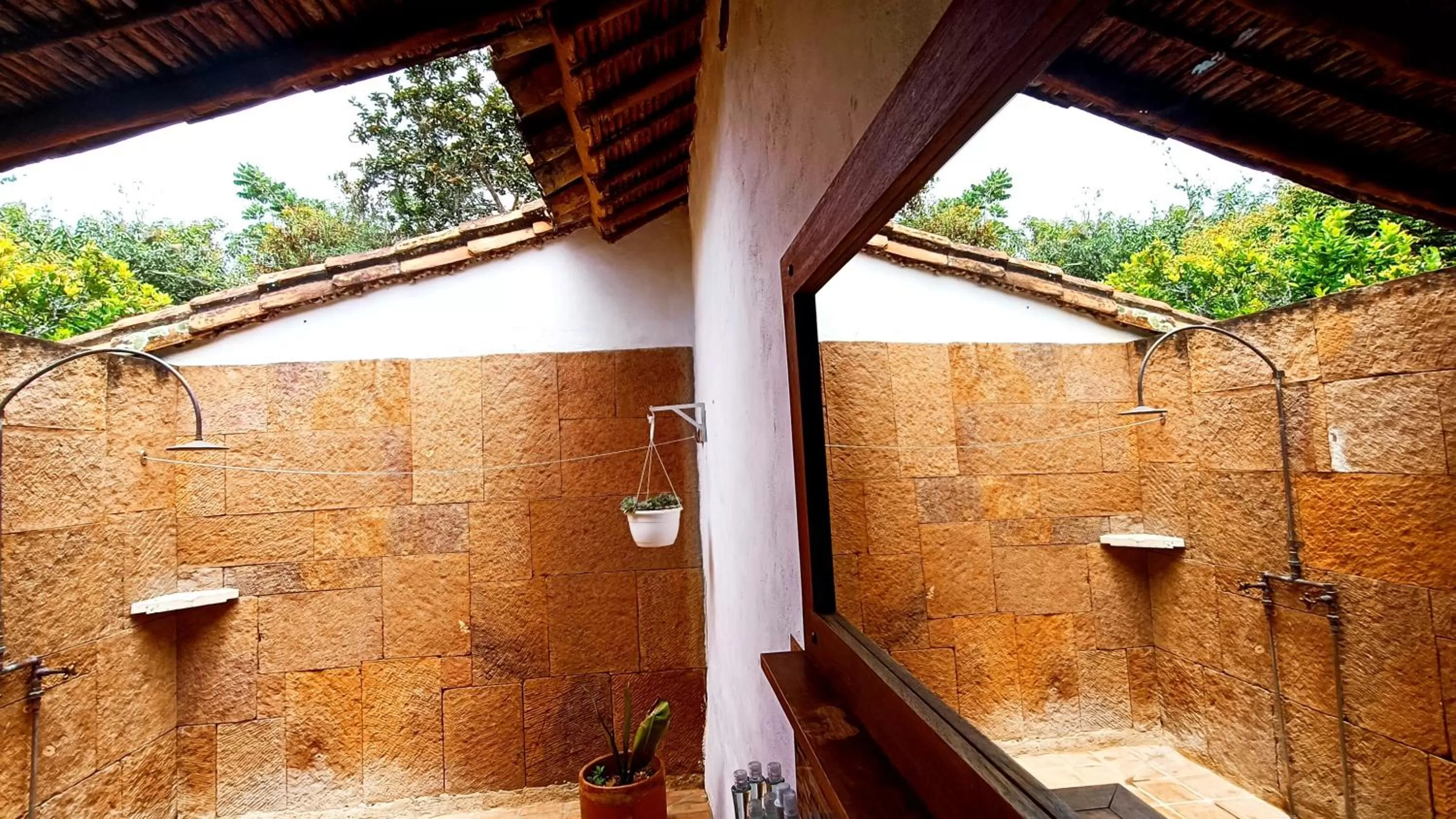Bathroom, Balcony/Terrace in Hotel Buenosaires Barichara