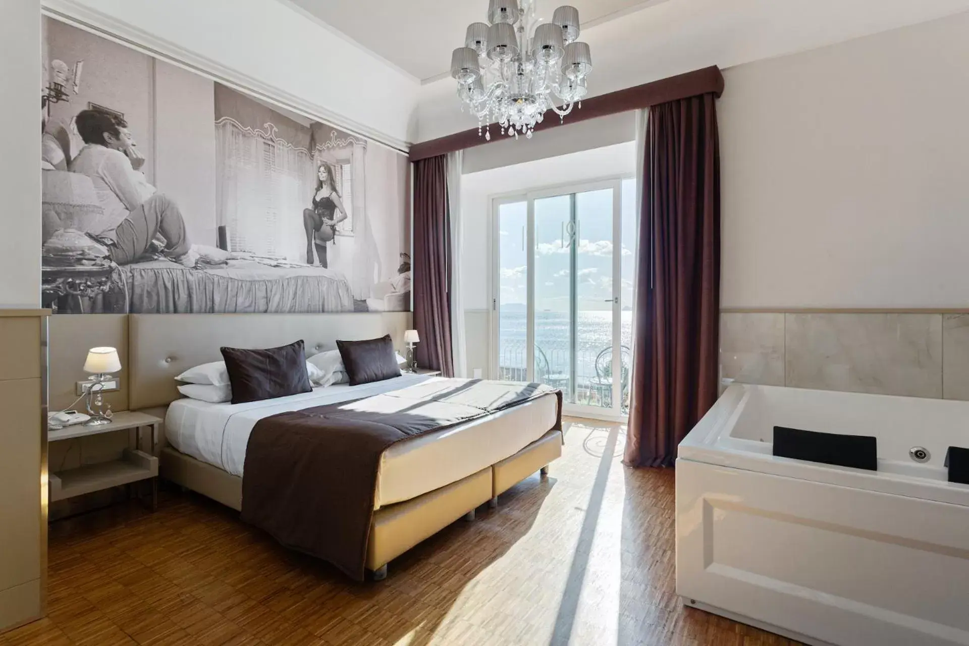 Deluxe Suite with Spa Bath in Partenope Relais Deluxe Suite with Spa Bath in Partenope Relais