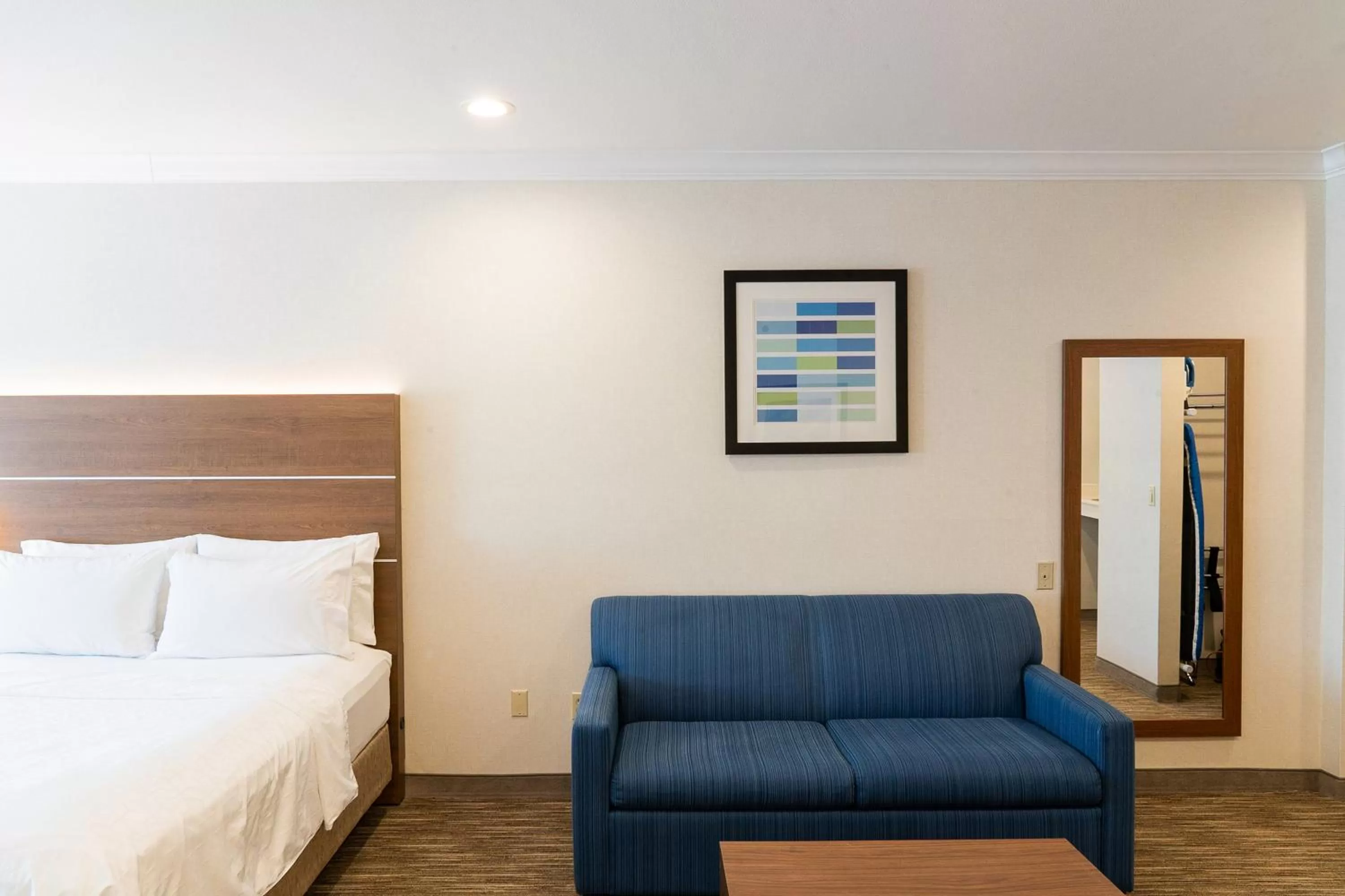 Bedroom, Bed in Holiday Inn Express Davis-University Area by IHG