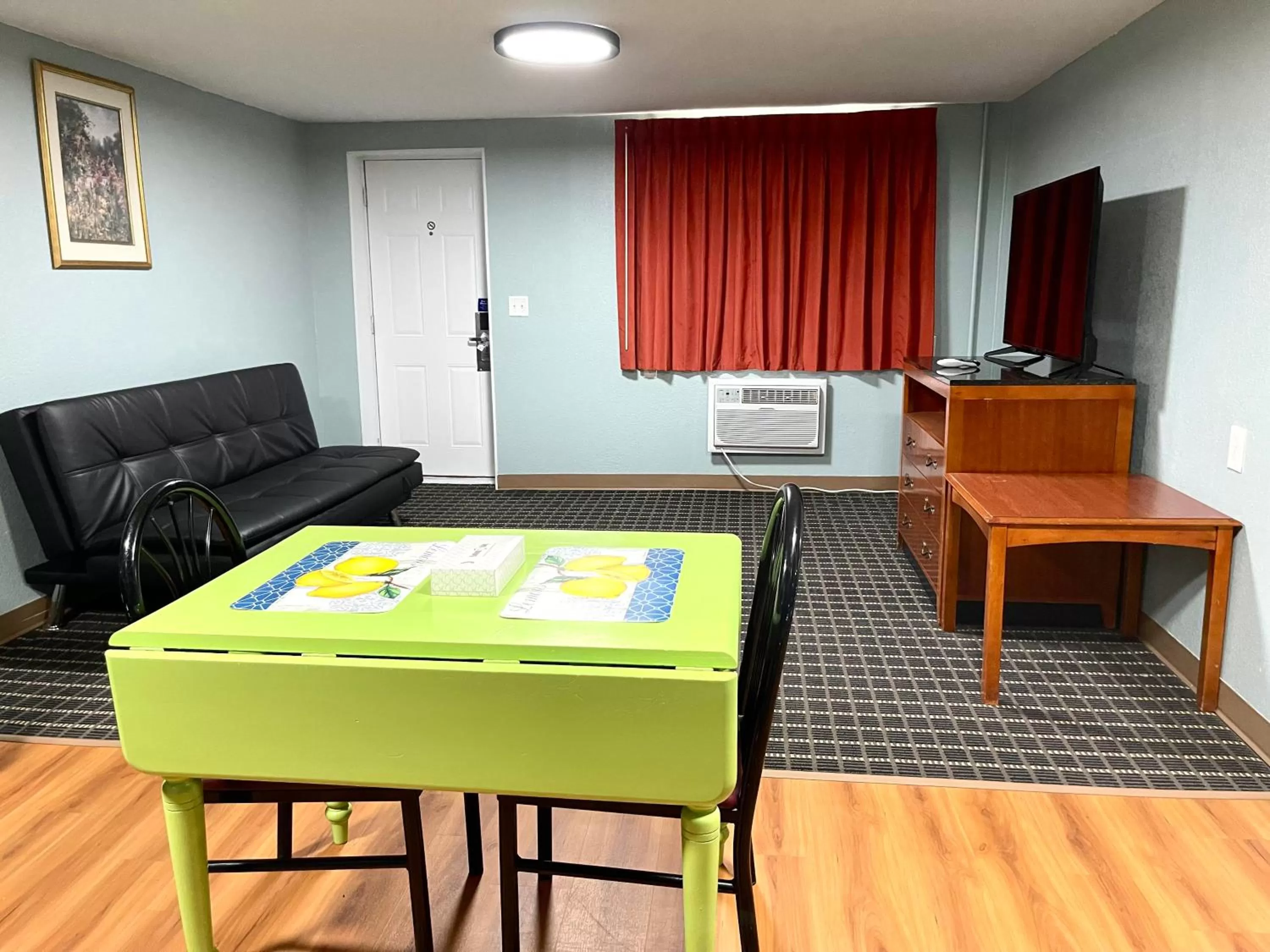 Annie Oakley Motel Oakley