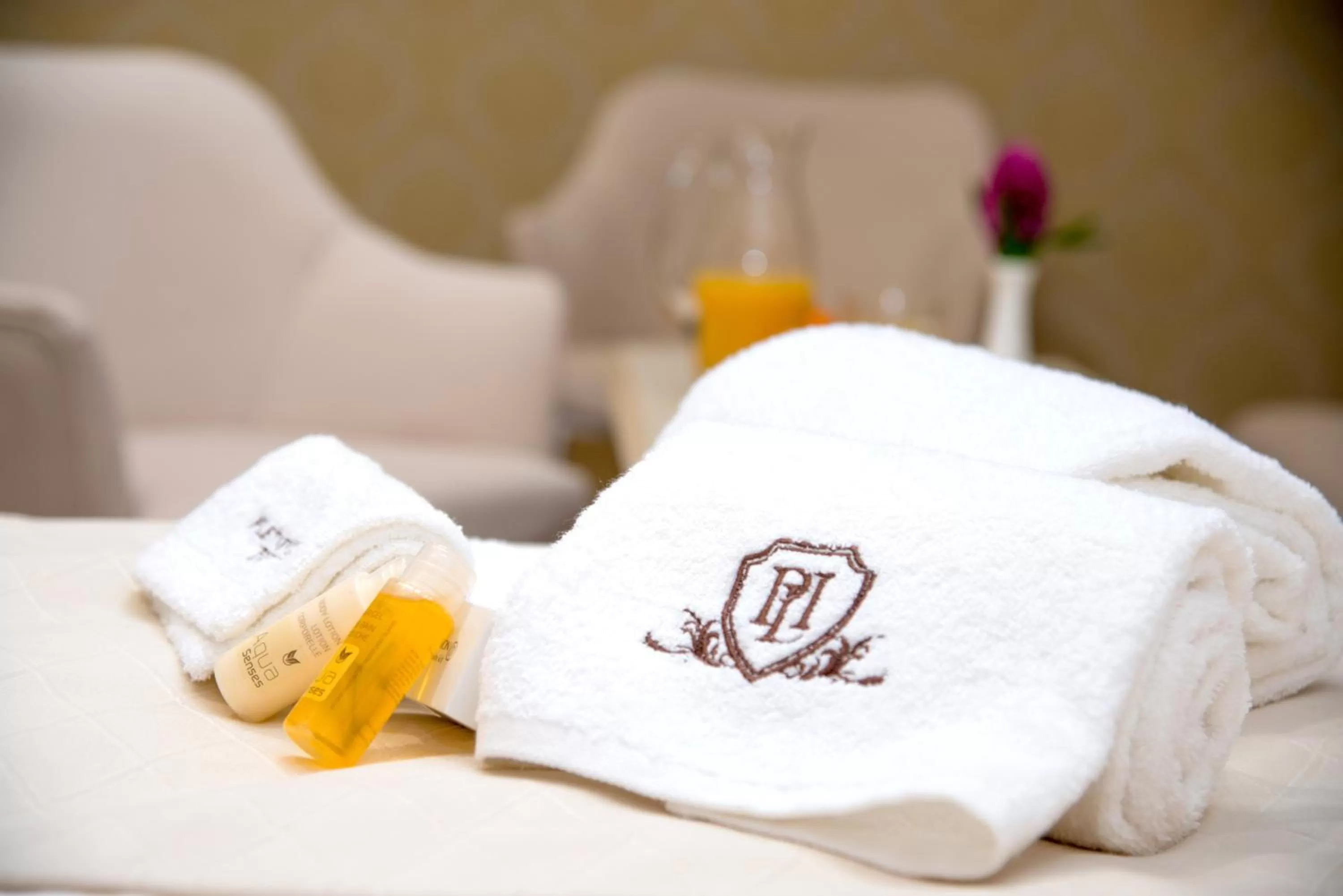 Decorative detail in Pletnevskiy Inn