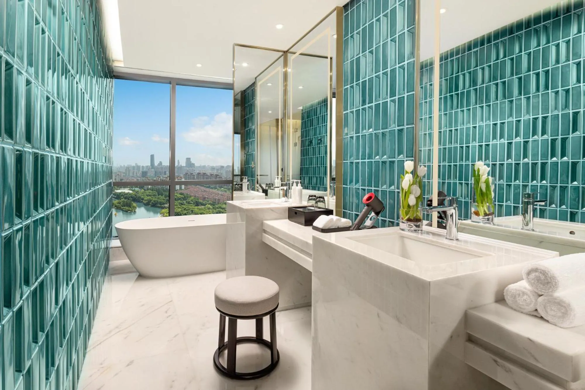 Bathroom in HUALUXE Shanghai Changfeng Park - Park Lake View