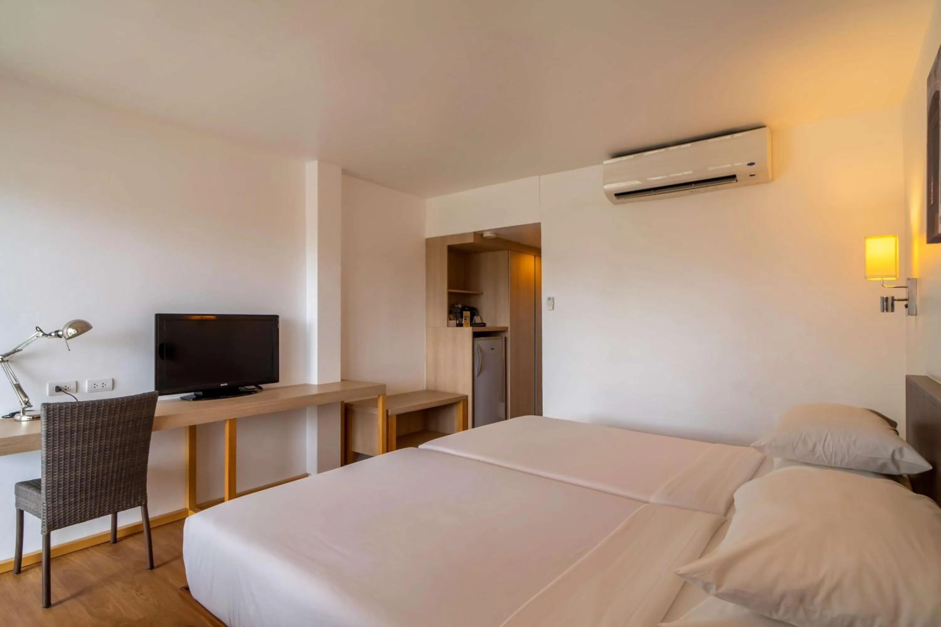 Bedroom, Bed in Best Western Phuket Ocean Resort