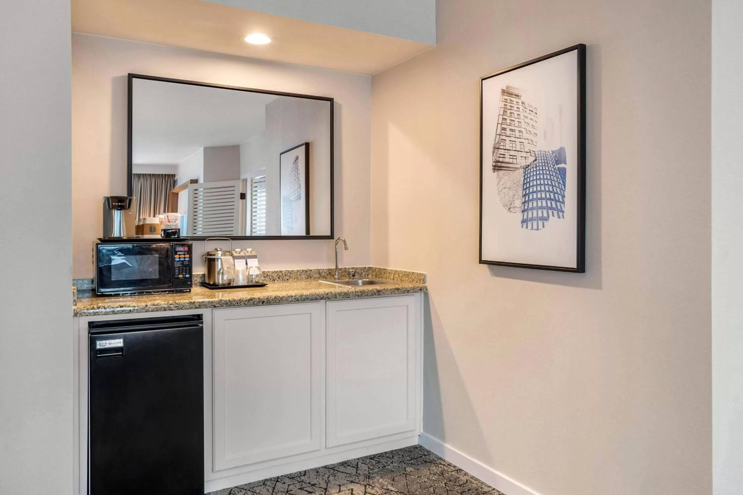 Kitchen or kitchenette in Sheraton Suites Wilmington Downtown