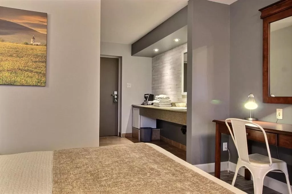 Bed in Hotel Motel Le Quiet