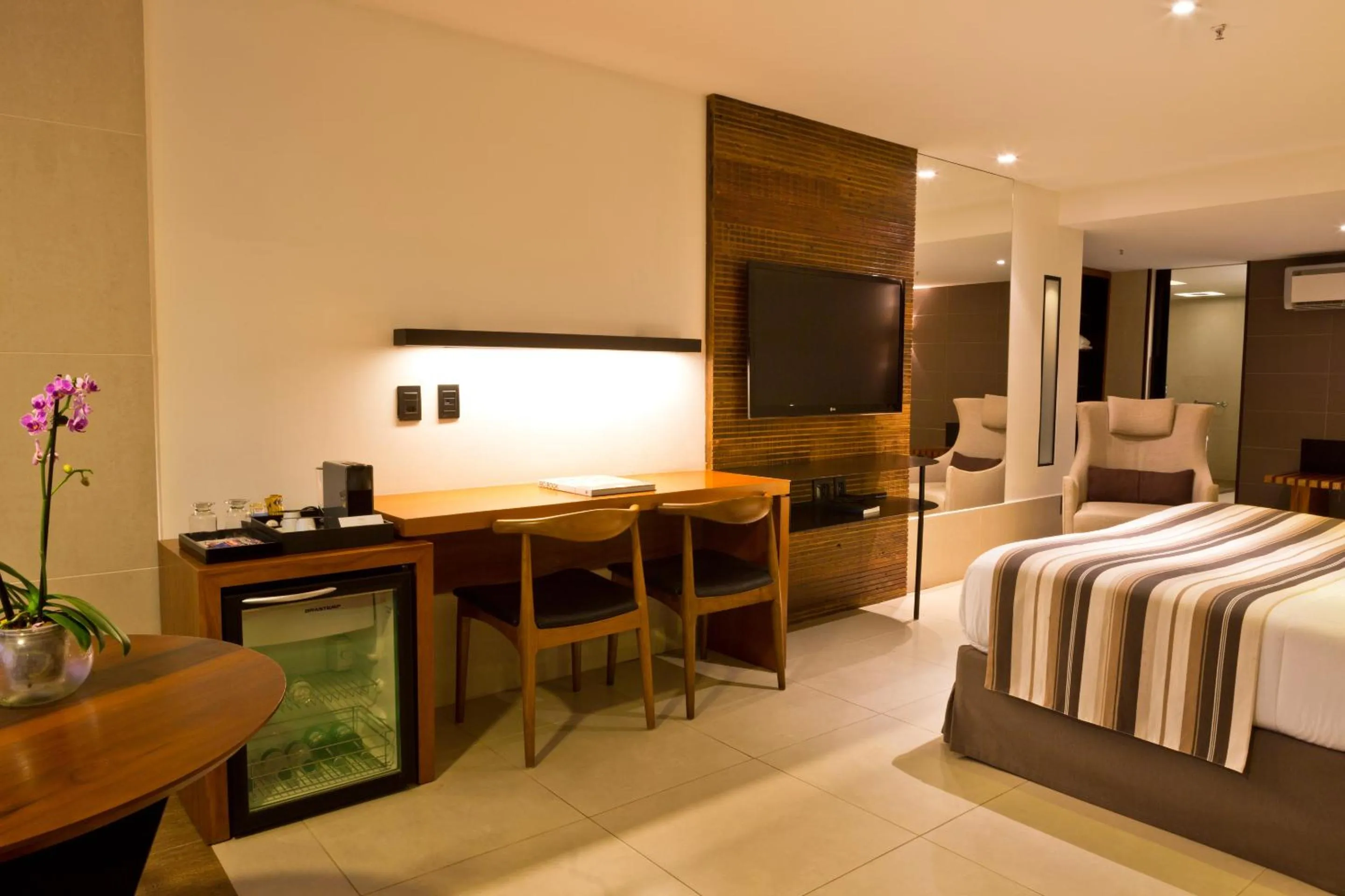 Bedroom, Bed in Ritz Leblon