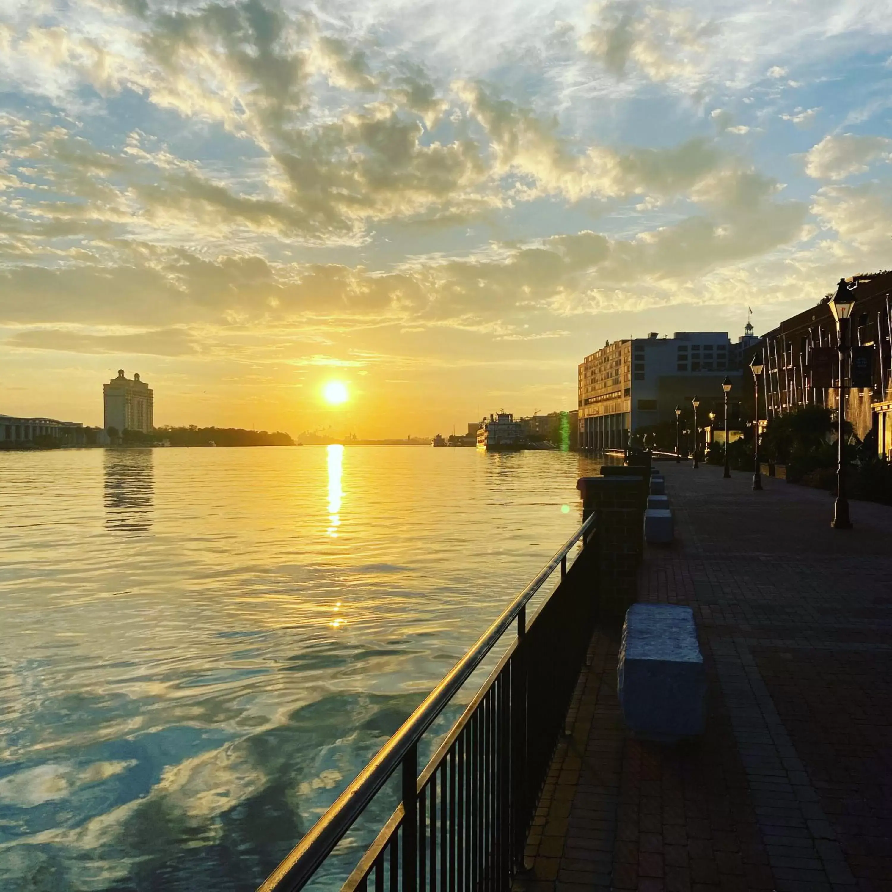 Deluxe Double Room in Savannah Inn and Suites Savannah Port Area Deluxe Double Room in Savannah Inn and Suites Savannah Port Area