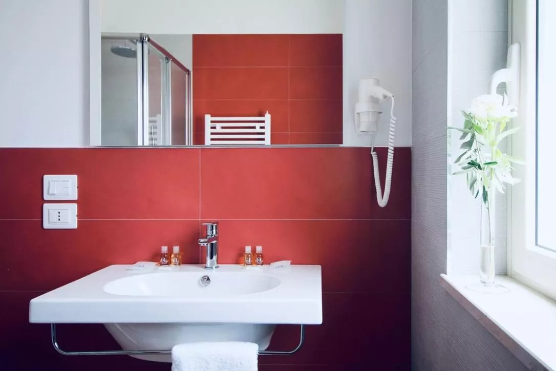 Bathroom in Hotel Olivò