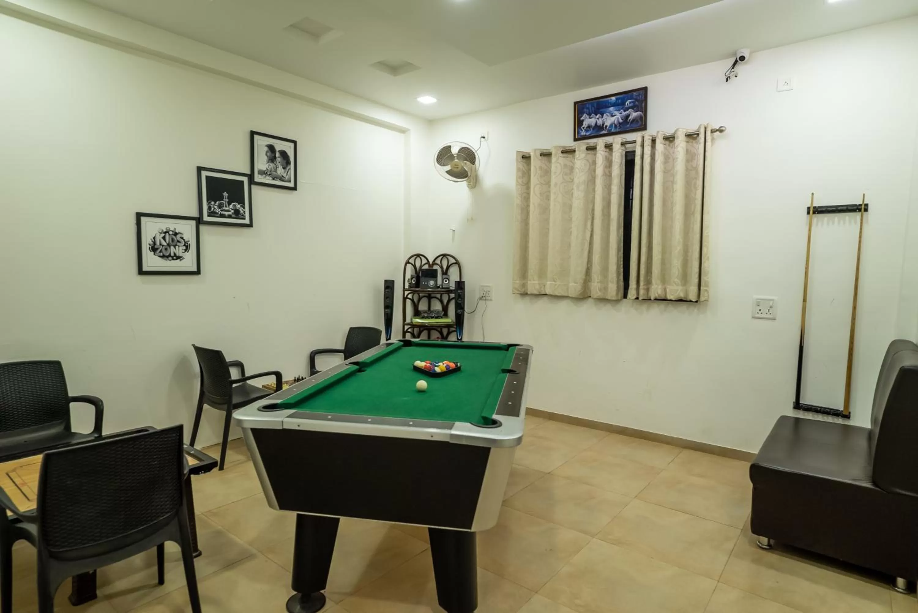 Billiard in Jivanta Mahabaleshwar