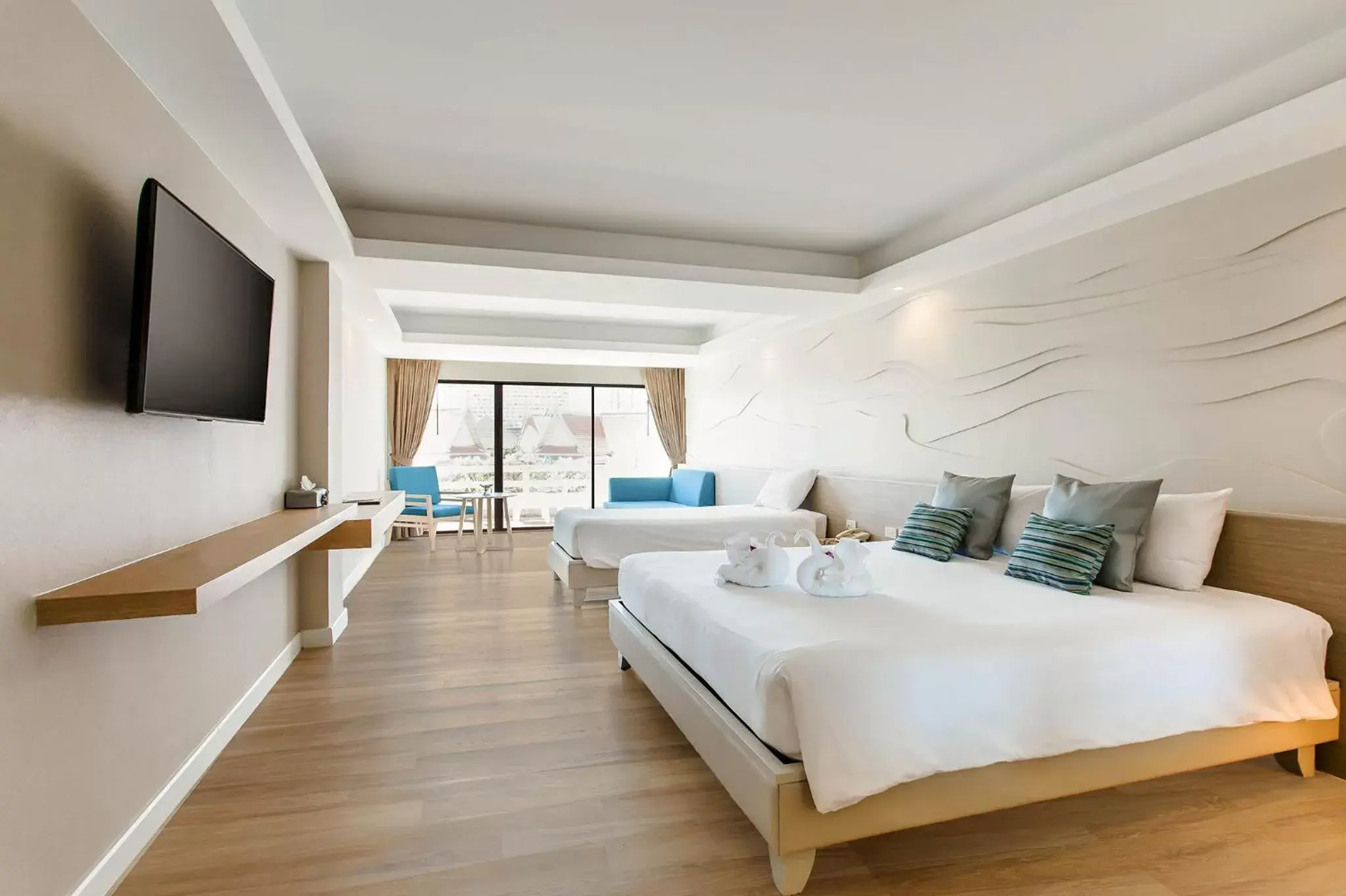 Deluxe Family Room in Methavalai Hotel Deluxe Family Room in Methavalai Hotel