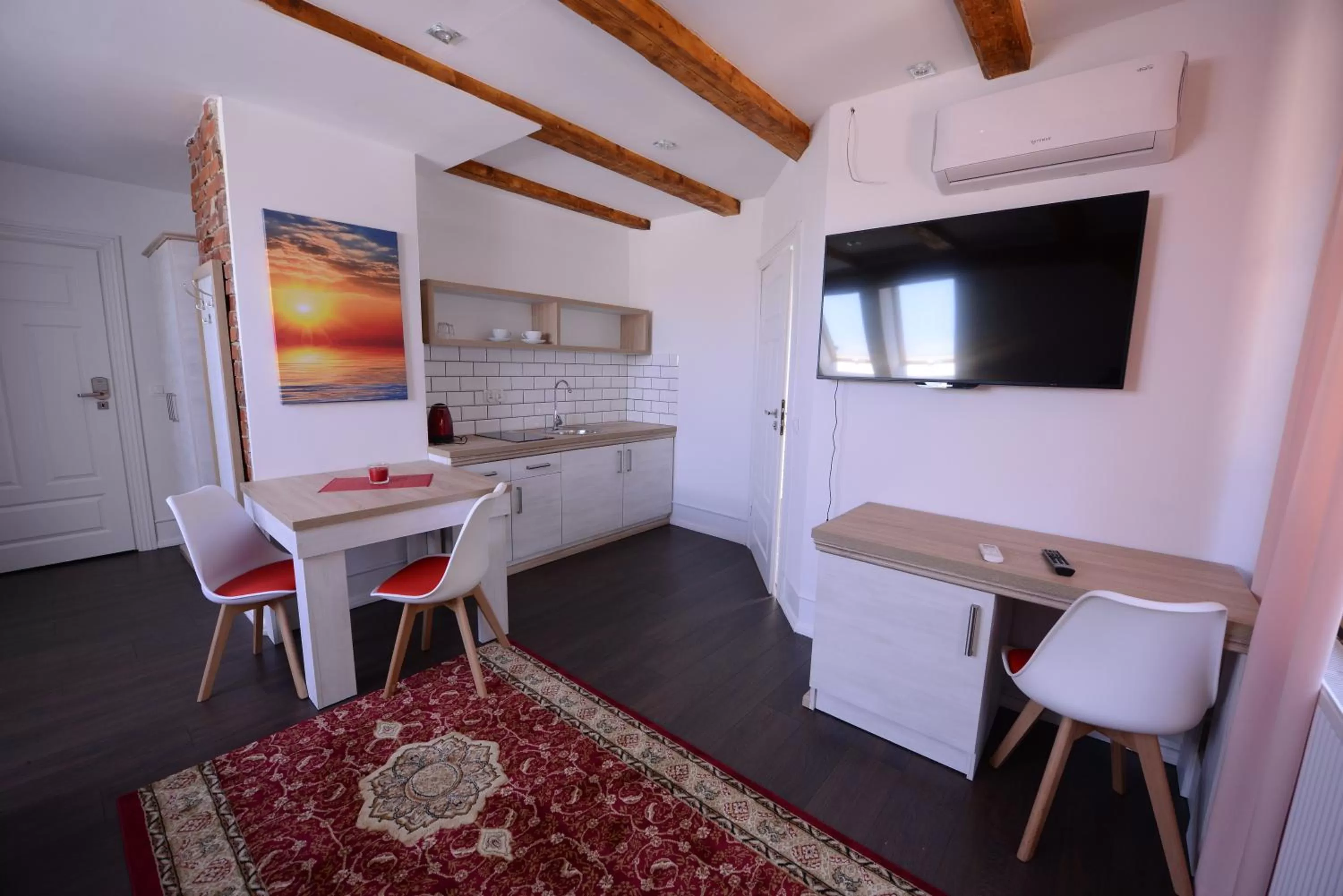 TV/Entertainment Center in Willa Starowiejska