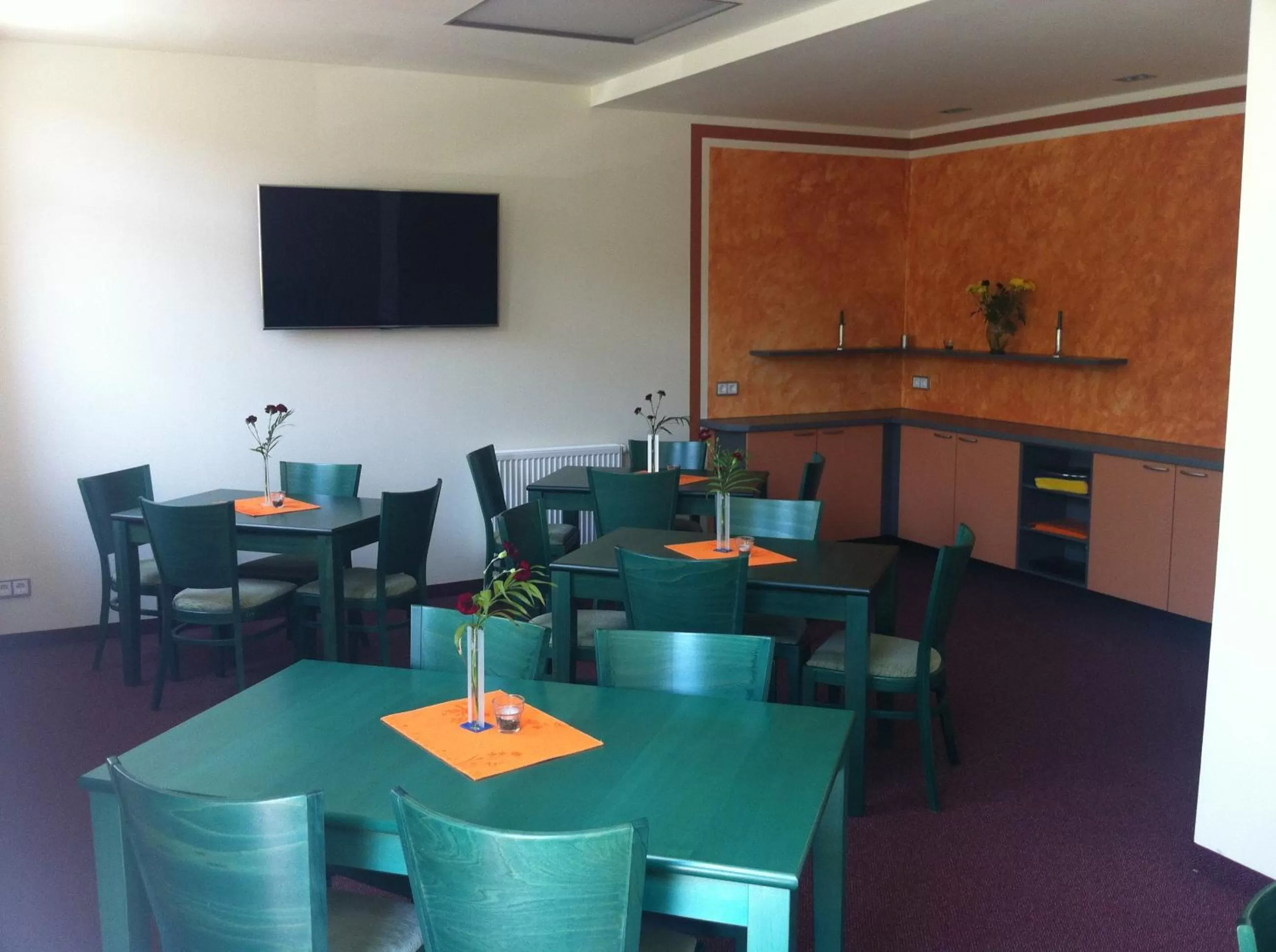 Restaurant/Places to Eat in An der Porzellan-Manufaktur Pension