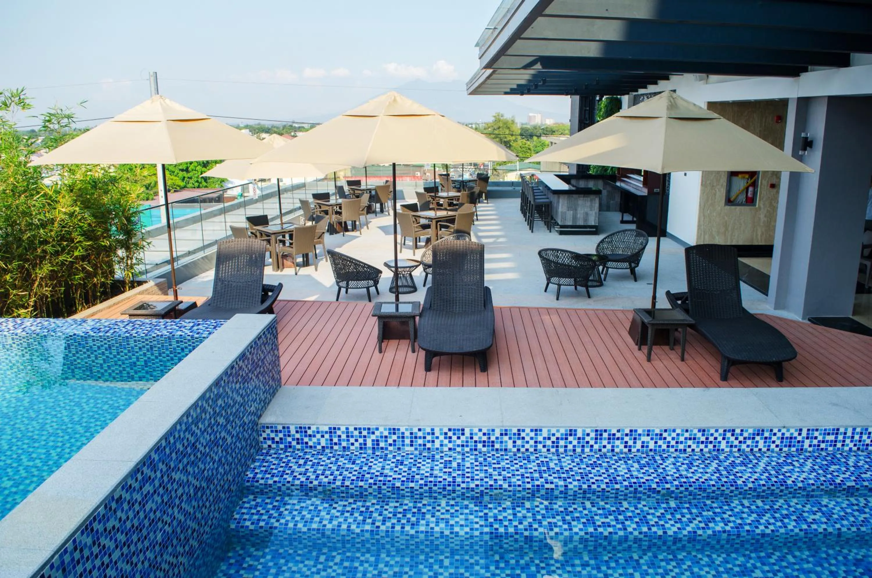 Swimming pool in Best Western Plus Metro Clark