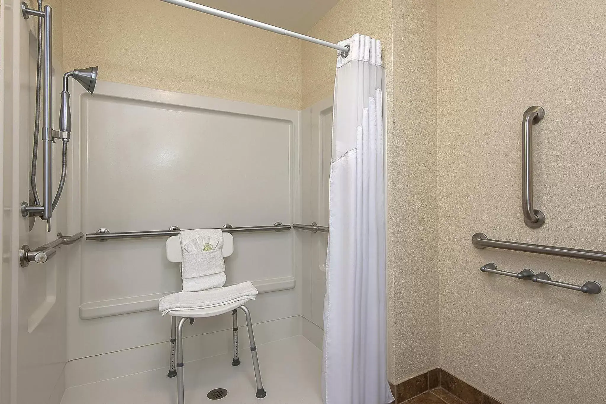 King Room - Mobility Access/Roll in Shower - Non-Smoking in Holiday Inn Express and Suites Lafayette East, an IHG Hotel King Room - Mobility Access/Roll in Shower - Non-Smoking in Holiday Inn Express and Suites Lafayette East, an IHG Hotel