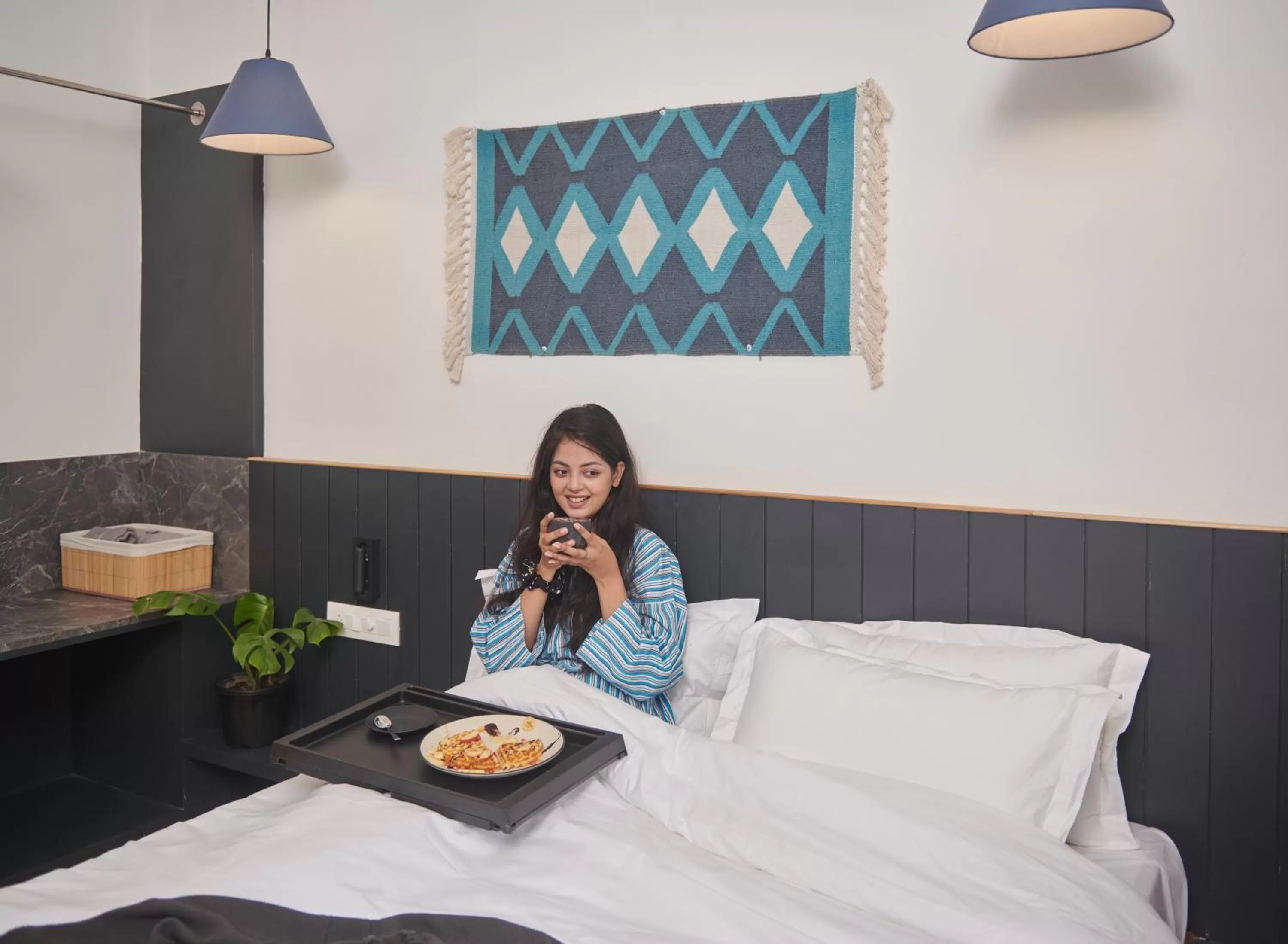 People in Poshtel VNS