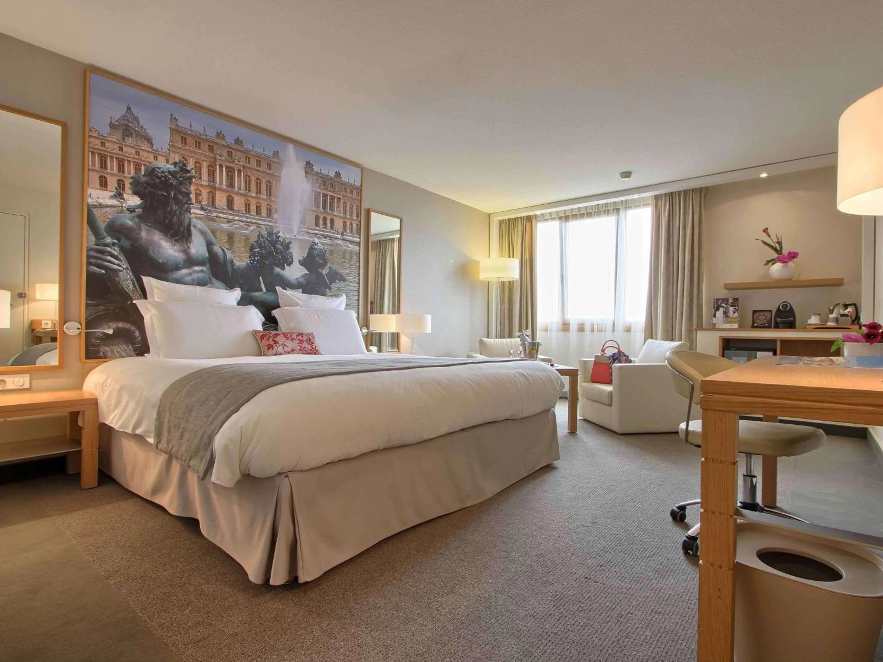 Photo of the whole room, Bed in Mercure Paris Velizy