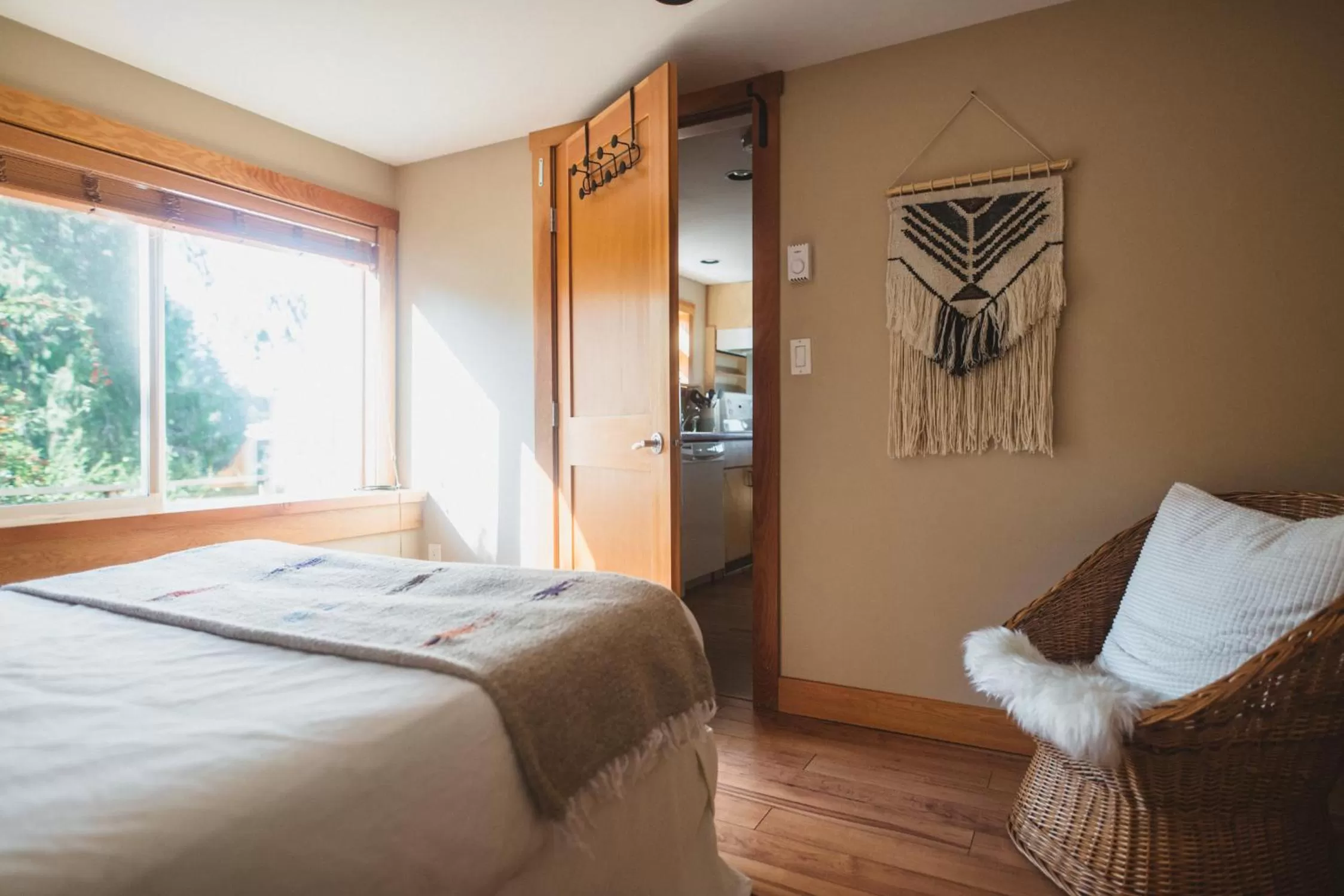 Bedroom, Bed in The Shoreline Tofino